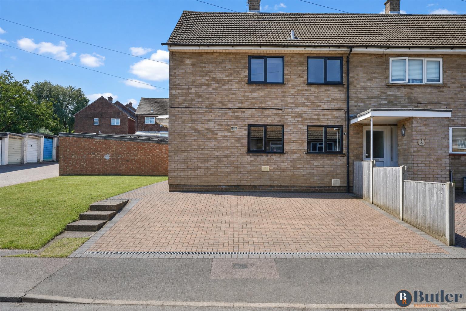 2 bed end of terrace house for sale in Nightingale Walk, Stevenage  - Property Image 1