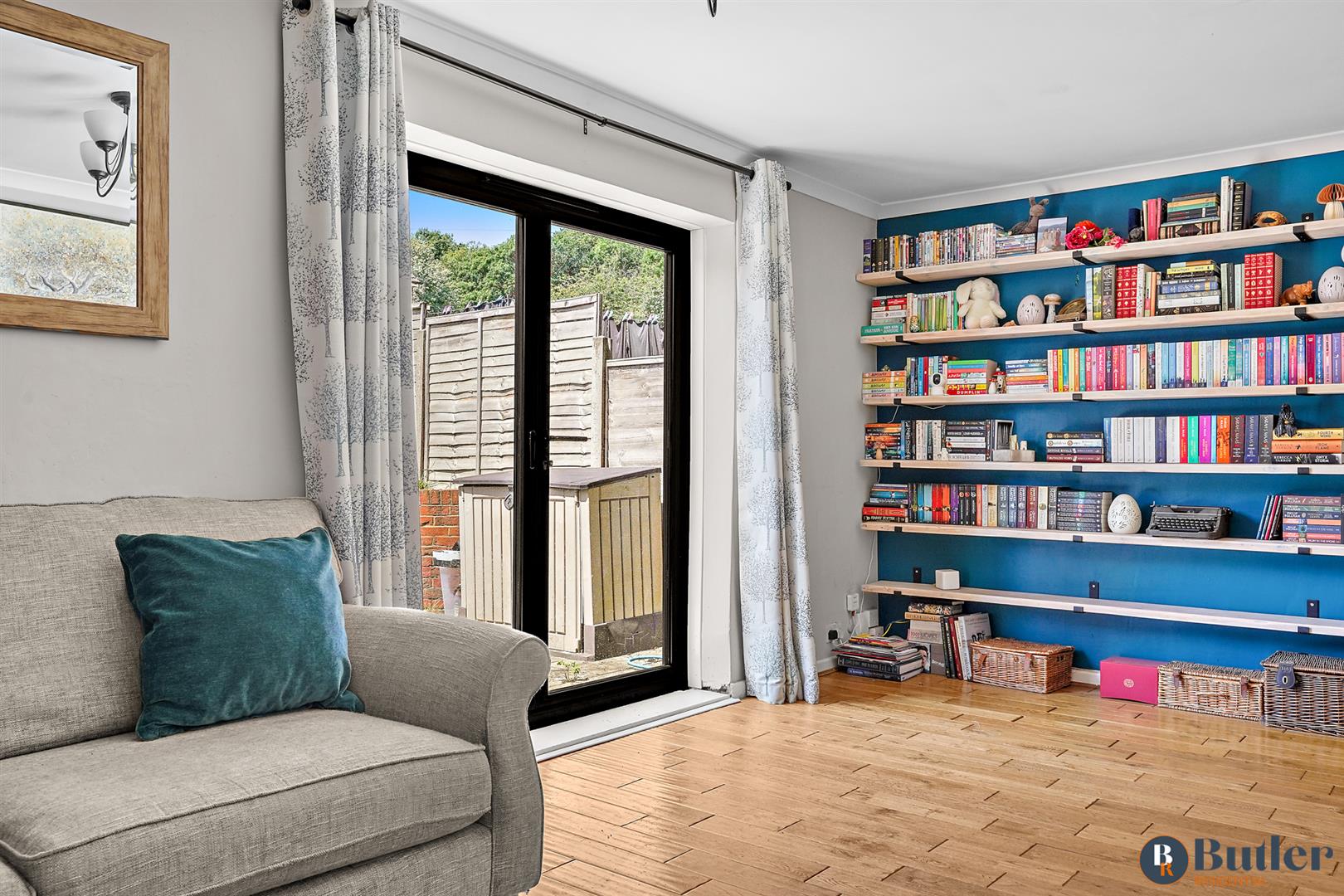 2 bed end of terrace house for sale in Nightingale Walk, Stevenage 3