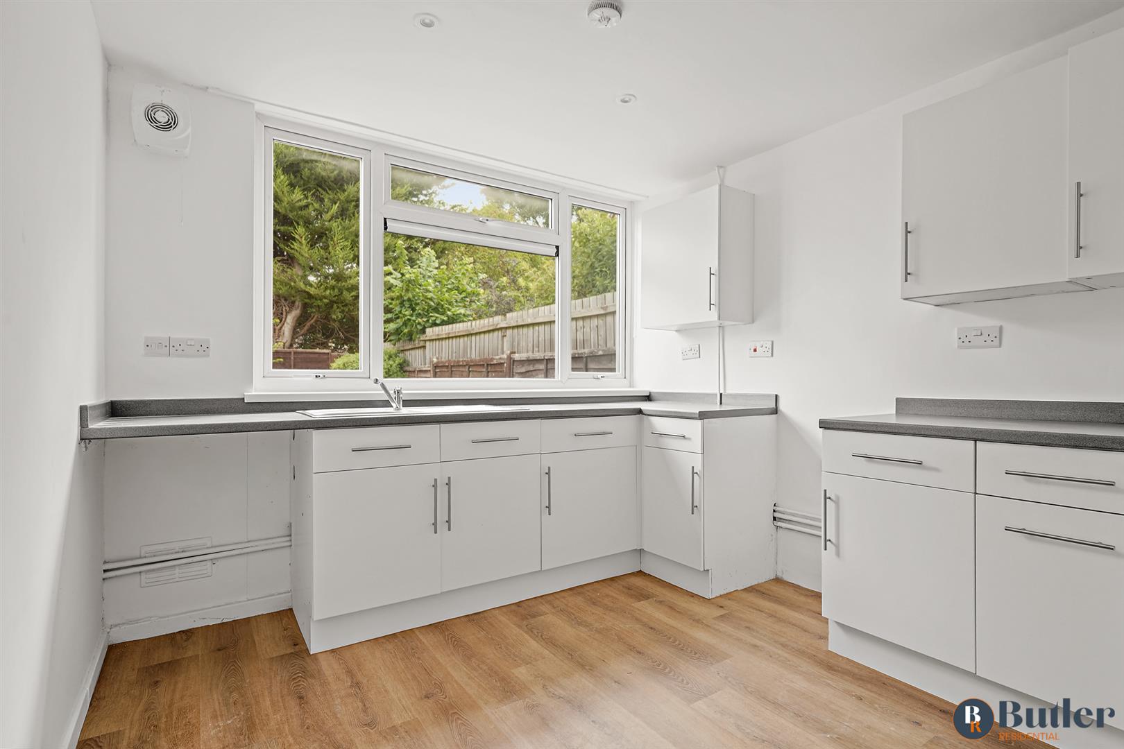 2 bed semi-detached bungalow for sale in Moorfield Way, Huntingdon 5