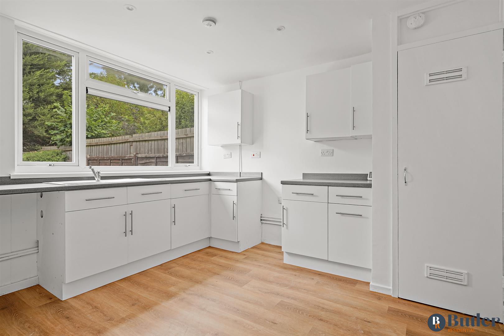 2 bed semi-detached bungalow for sale in Moorfield Way, Huntingdon  - Property Image 8
