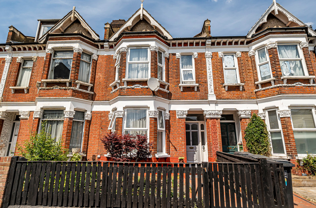 Asking Price £750,000


3


2