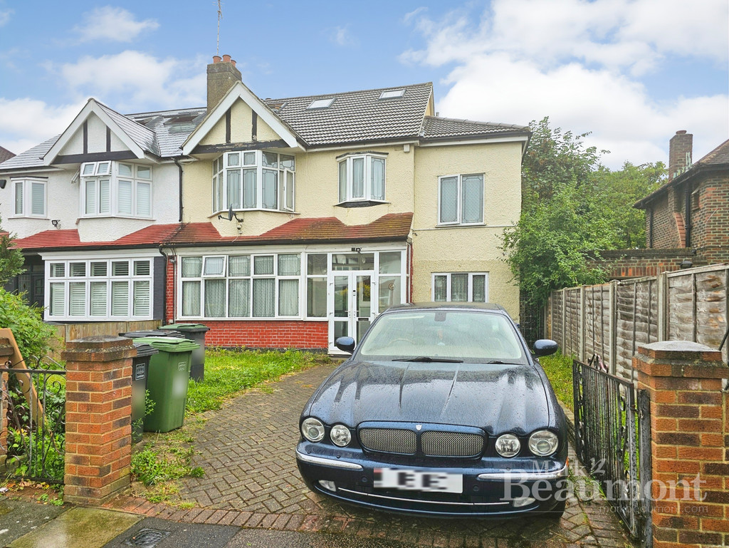 Asking Price £895,000


6


3