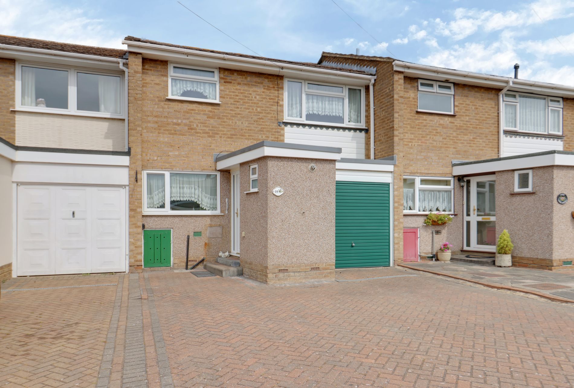 3 bed  for sale in Fagus Avenue, Rainham, RM13
