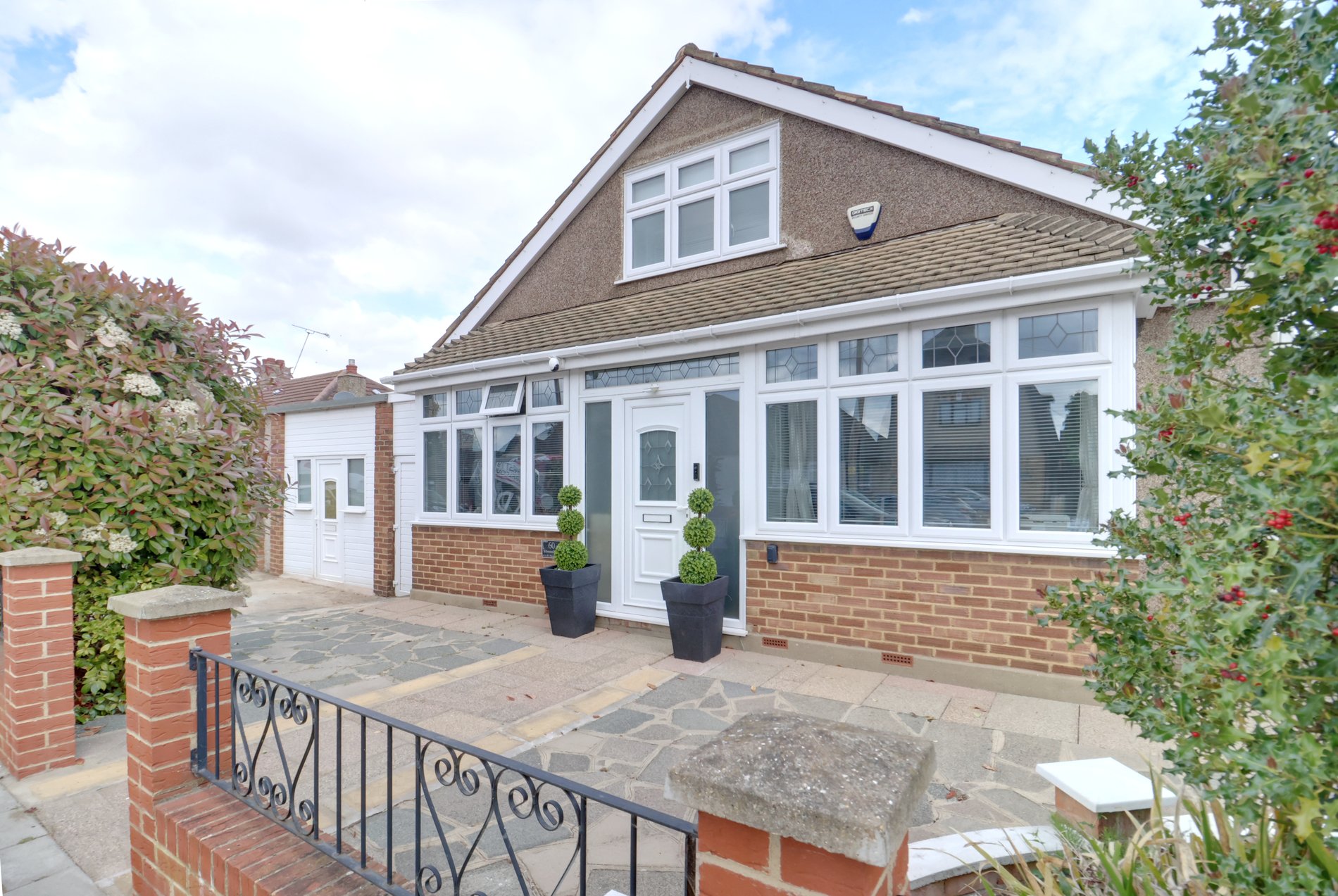 3 bed  for sale in Edmund Road, Rainham, RM13