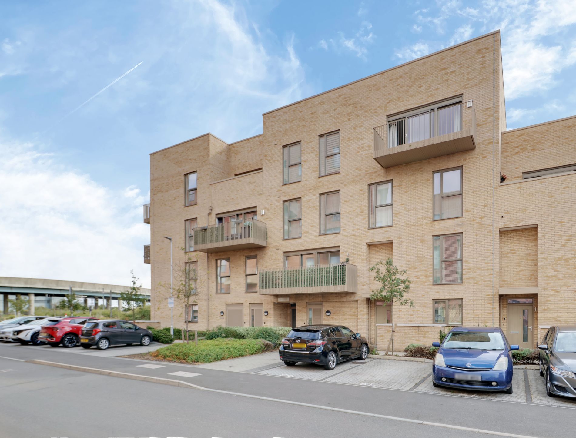 1 bed  for sale in Fairlane Road, Rainham, RM13