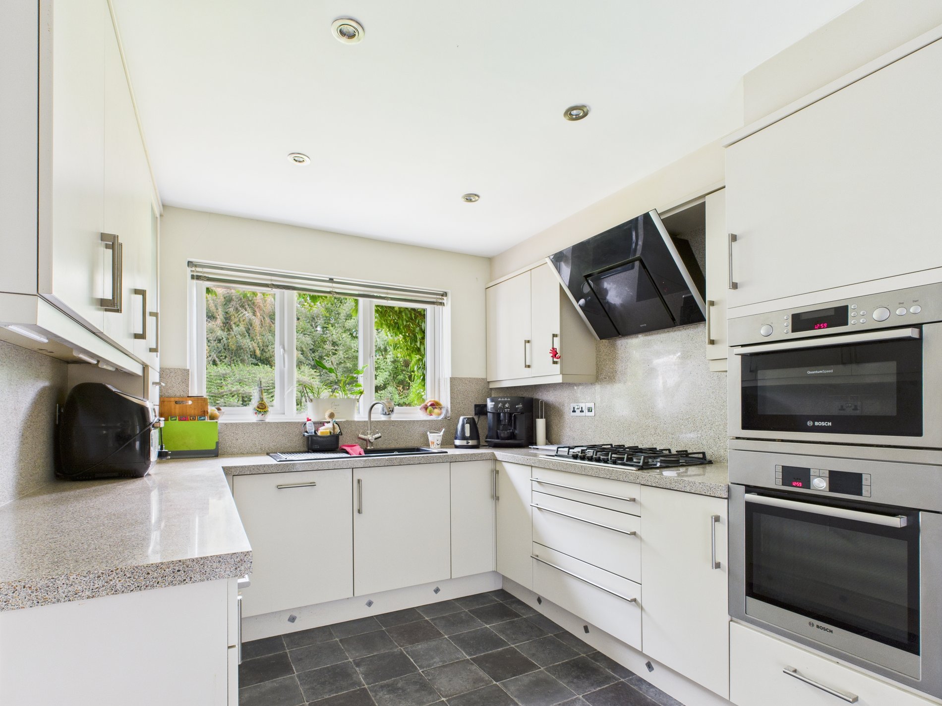 4 bed detached house for sale in Bramble Close, Bilsthorpe, NG22  - Property Image 3