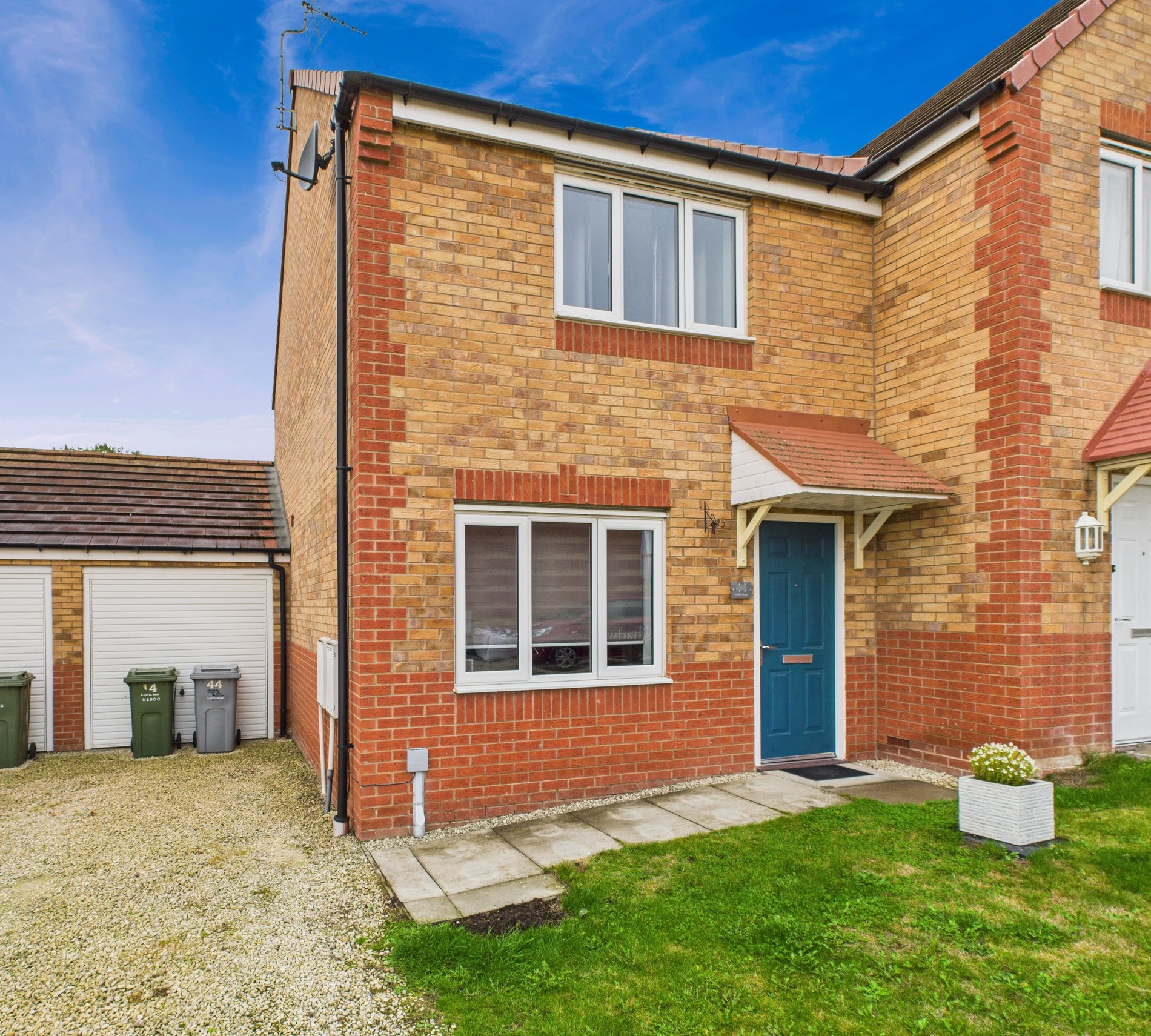 2 bed semi-detached house for sale in Griffin Road, New Ollerton, NG22  - Property Image 1