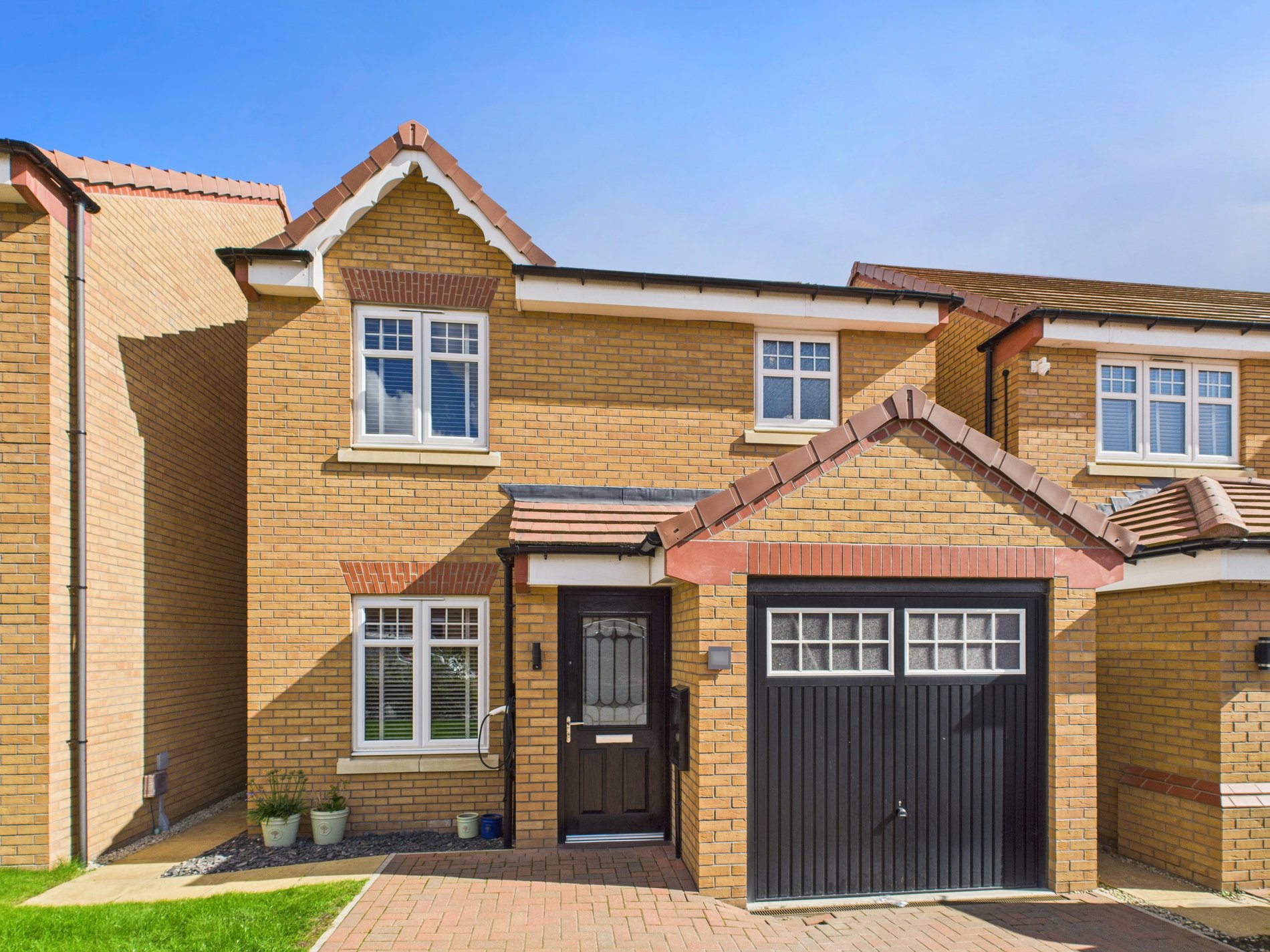 3 bed detached house for sale in Colliers Way, Edwinstowe, NG21  - Property Image 1