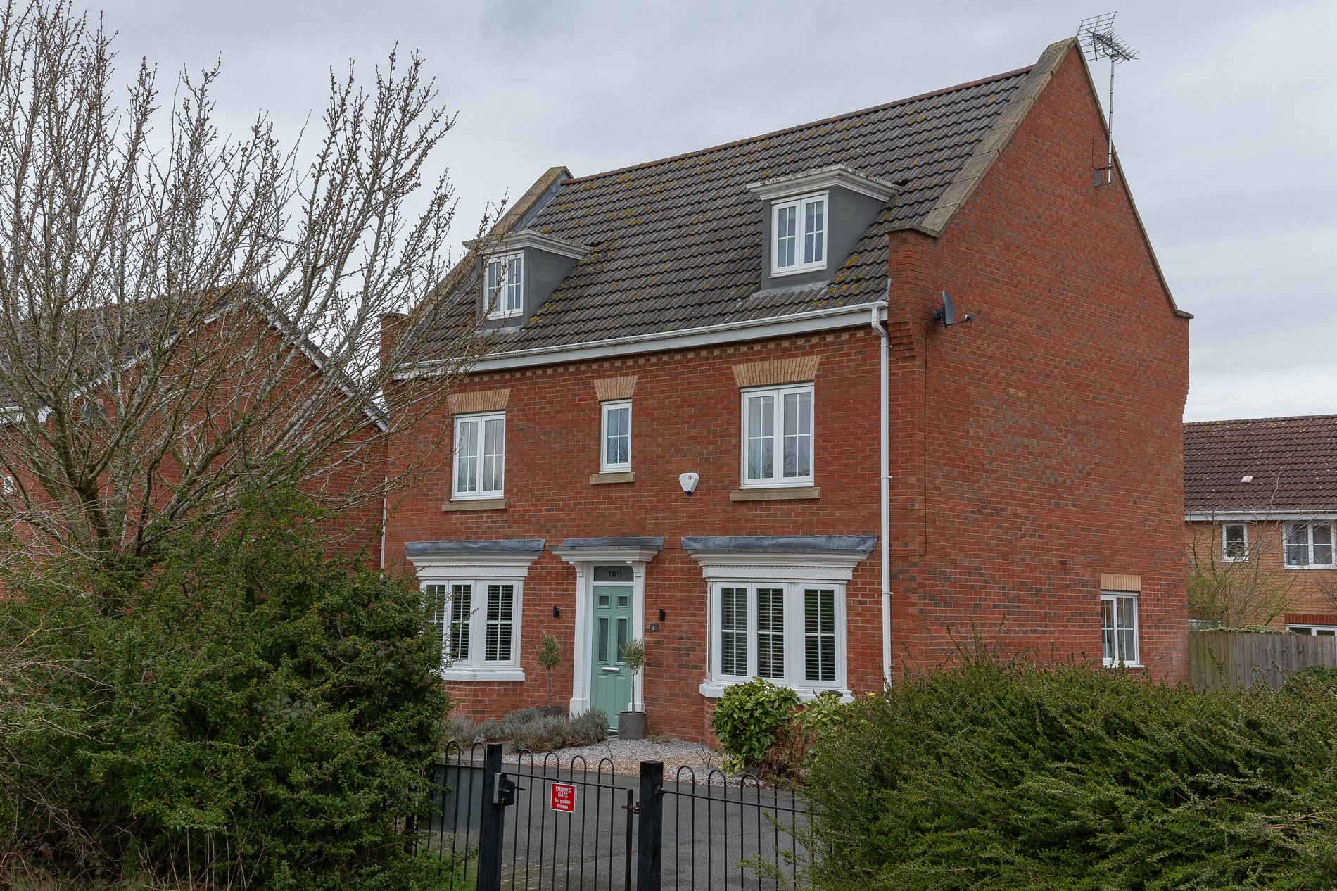 5 bed detached house for sale in Old School Drive, Edwinstowe, NG21  - Property Image 1