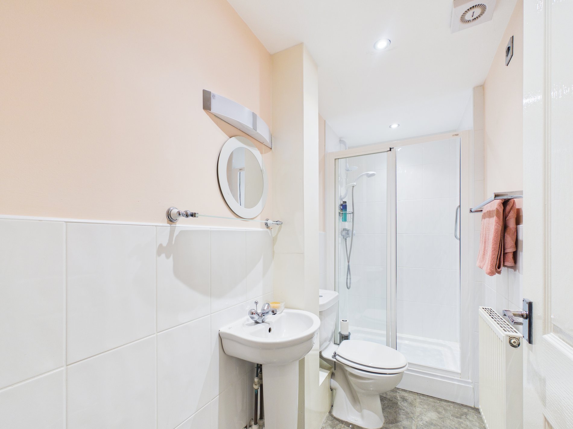 3 bed detached bungalow for sale in Carpenters Close.  Main Road, Boughton, NG22  - Property Image 10