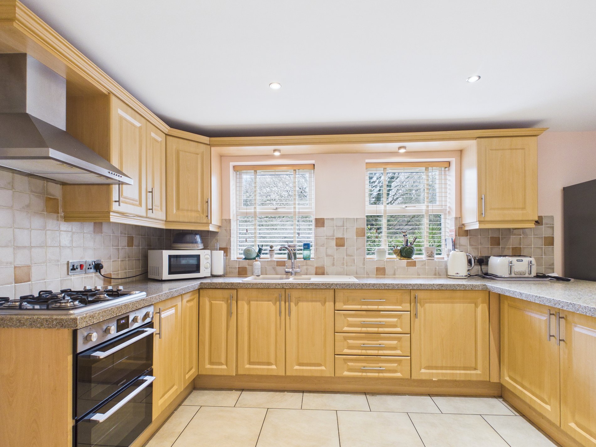 3 bed detached bungalow for sale in Carpenters Close.  Main Road, Boughton, NG22  - Property Image 5