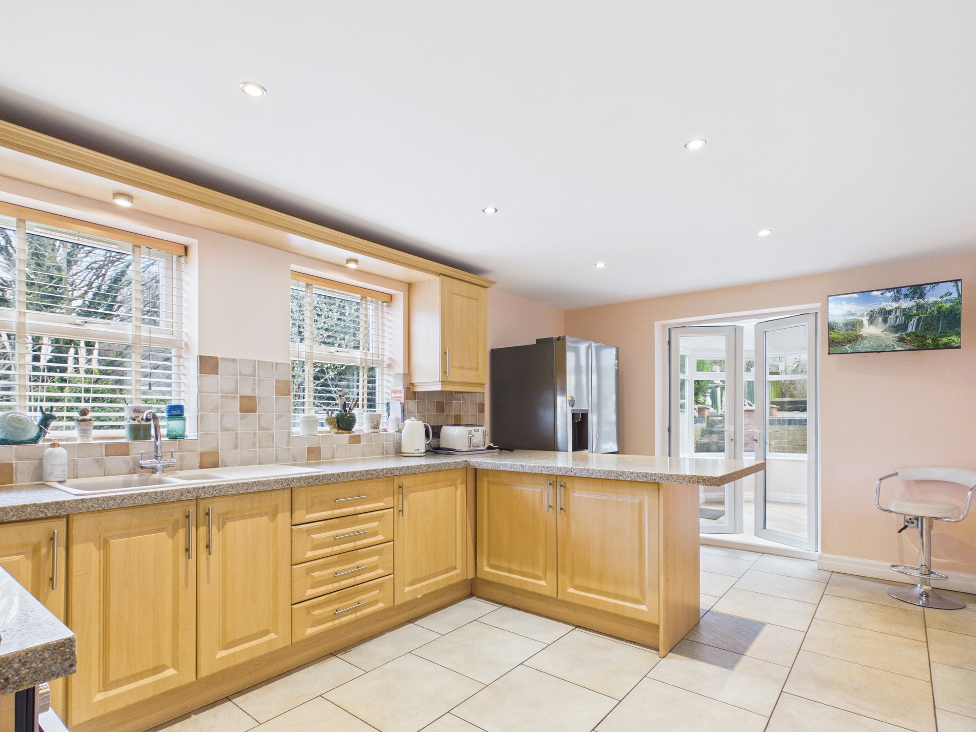 3 bed detached bungalow for sale in Carpenters Close.  Main Road, Boughton, NG22  - Property Image 6