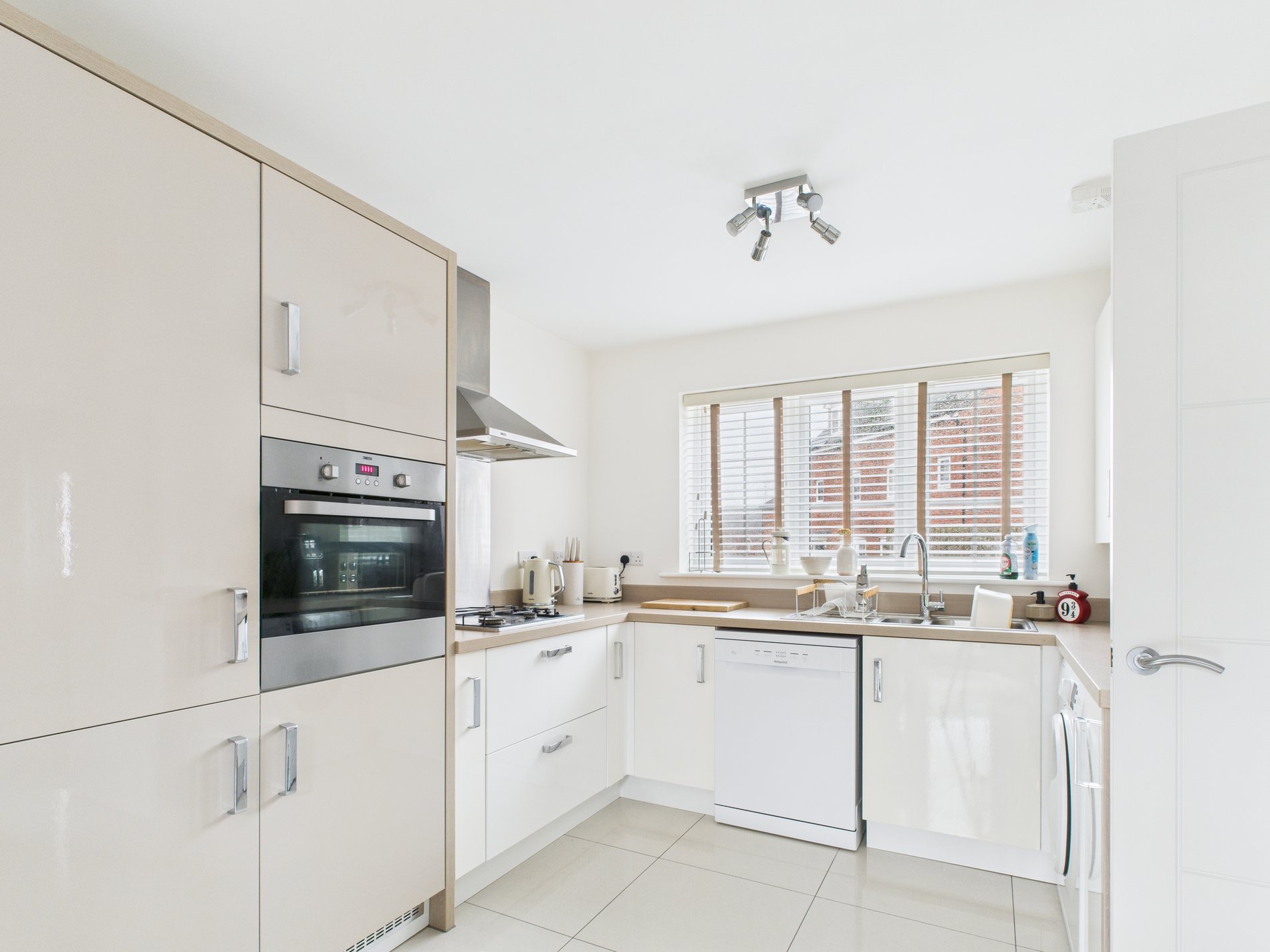 3 bed detached house to rent in Goodwill Road, Ollerton, NG22  - Property Image 4