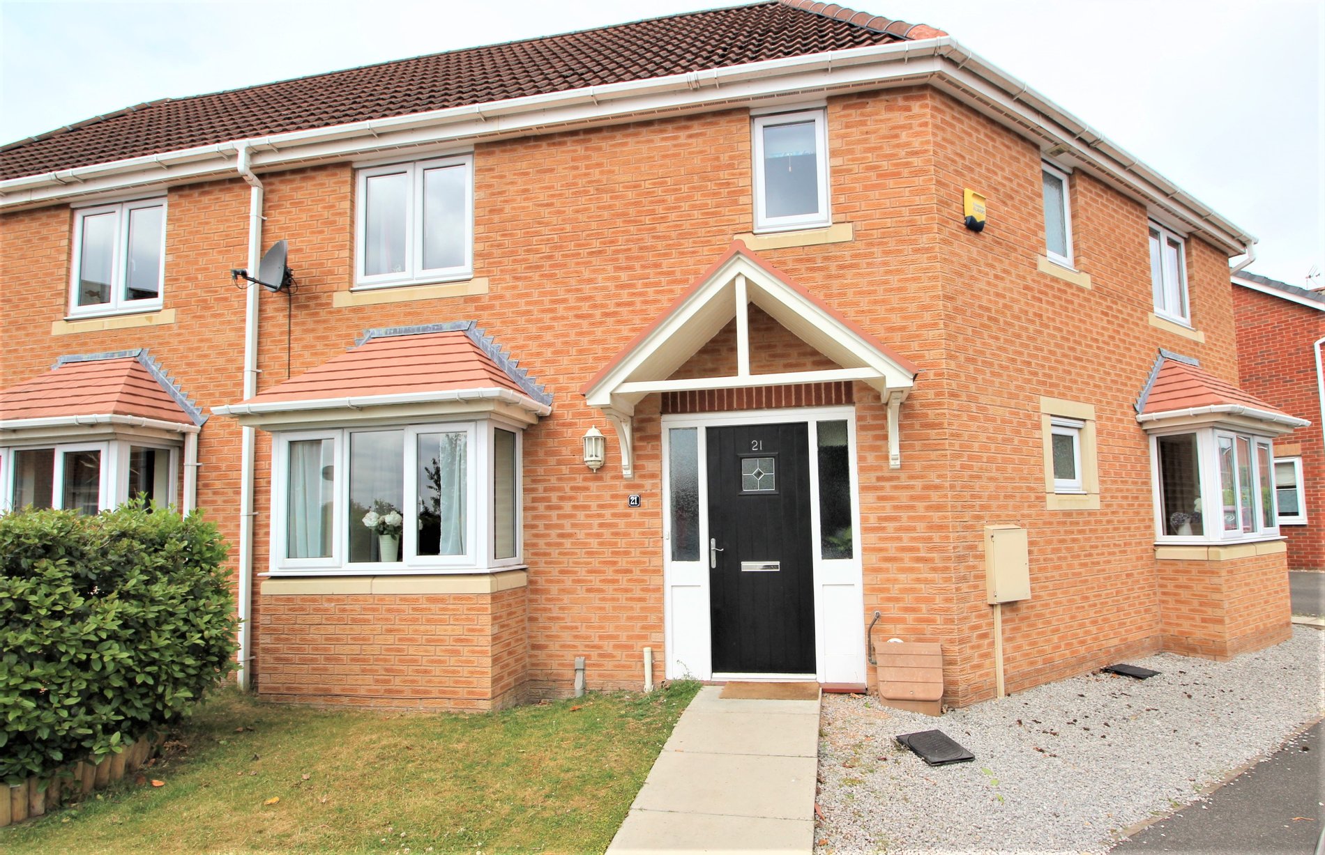 4 bed semi-detached house to rent in Mellors Road, Edwinstowe, NG21