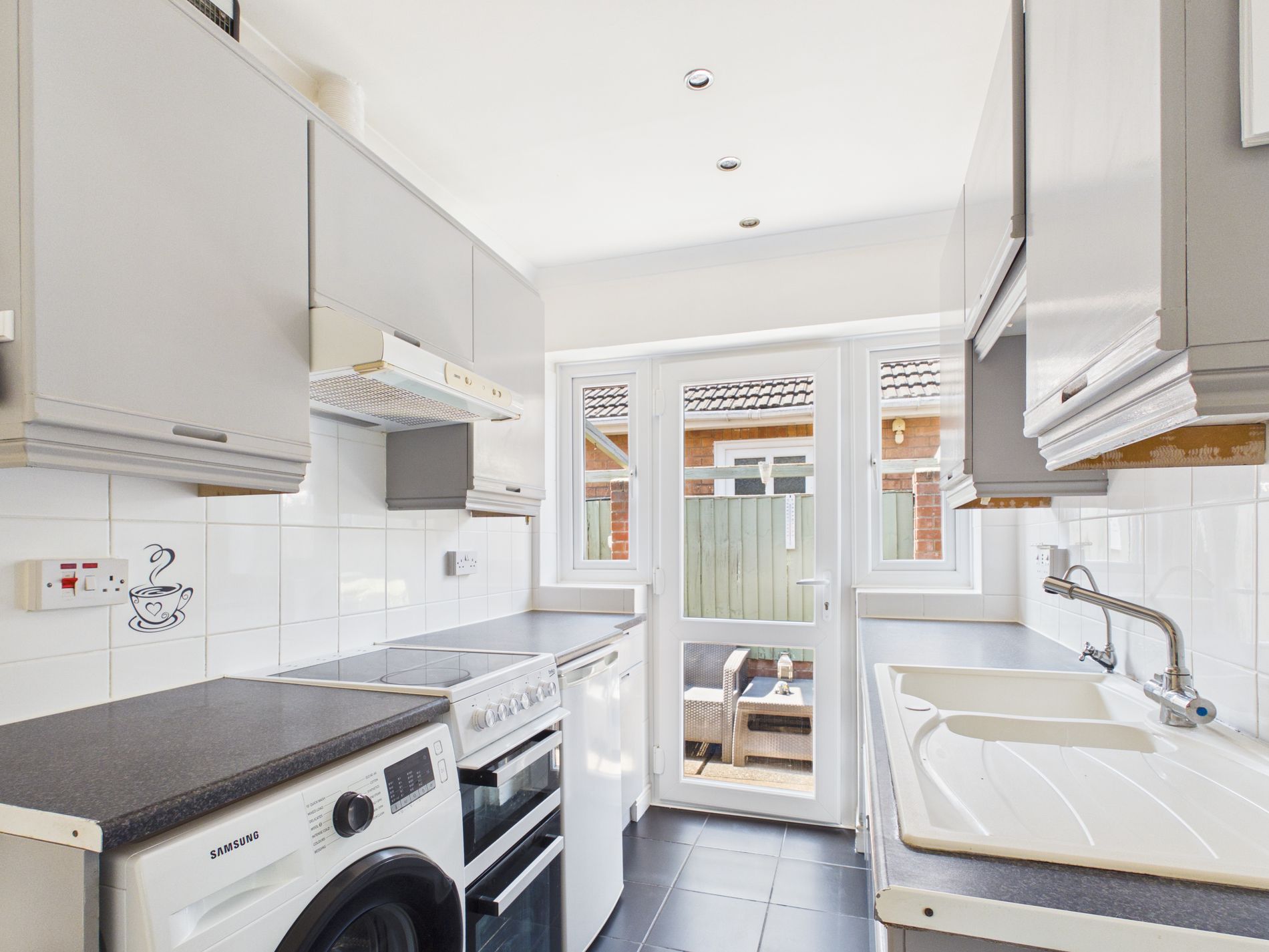 3 bed bungalow for sale in Fairweather Close, Boughton, NG22  - Property Image 10