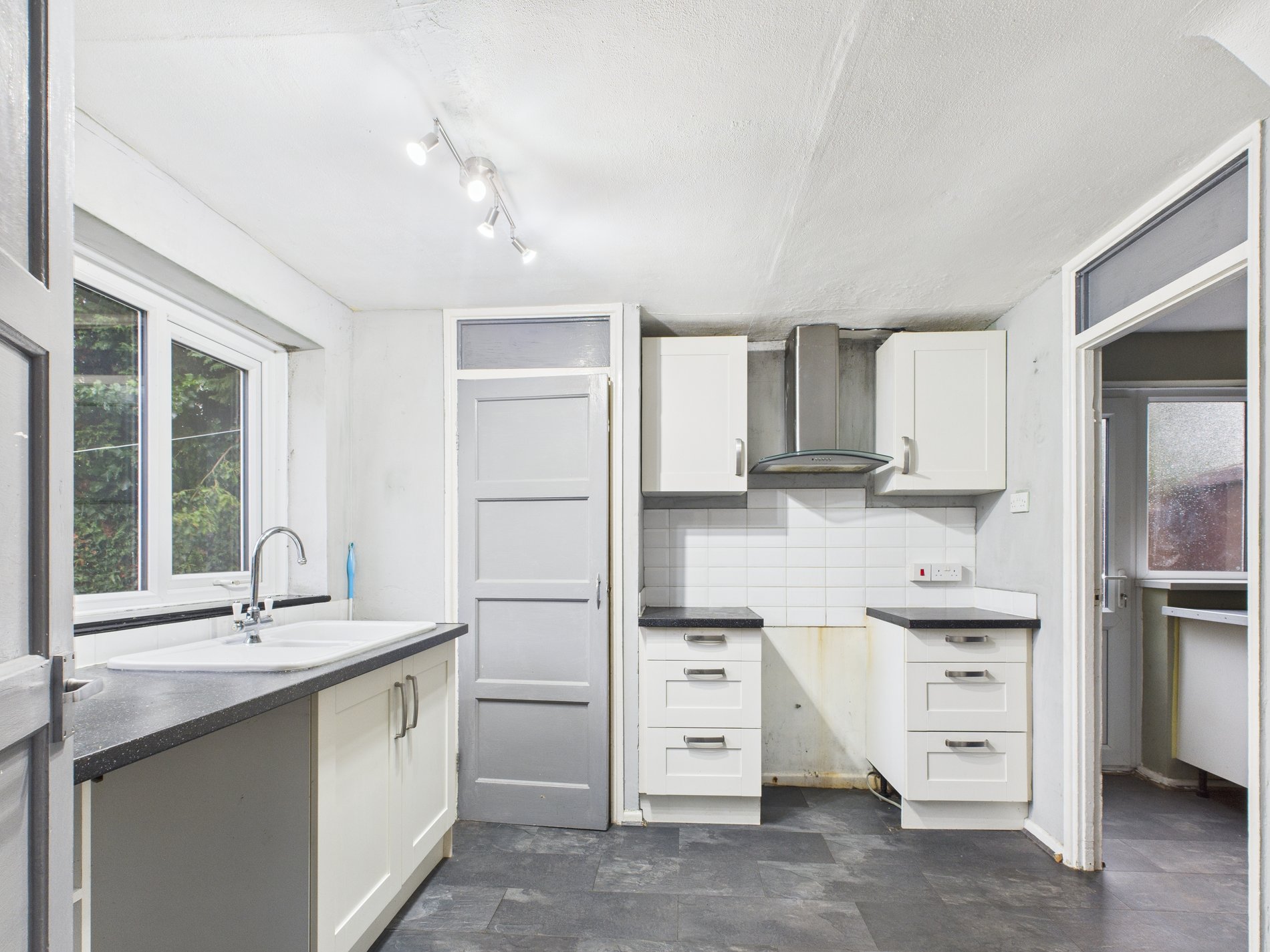 3 bed semi-detached house for sale in Dove Croft, New Ollerton, NG22  - Property Image 4