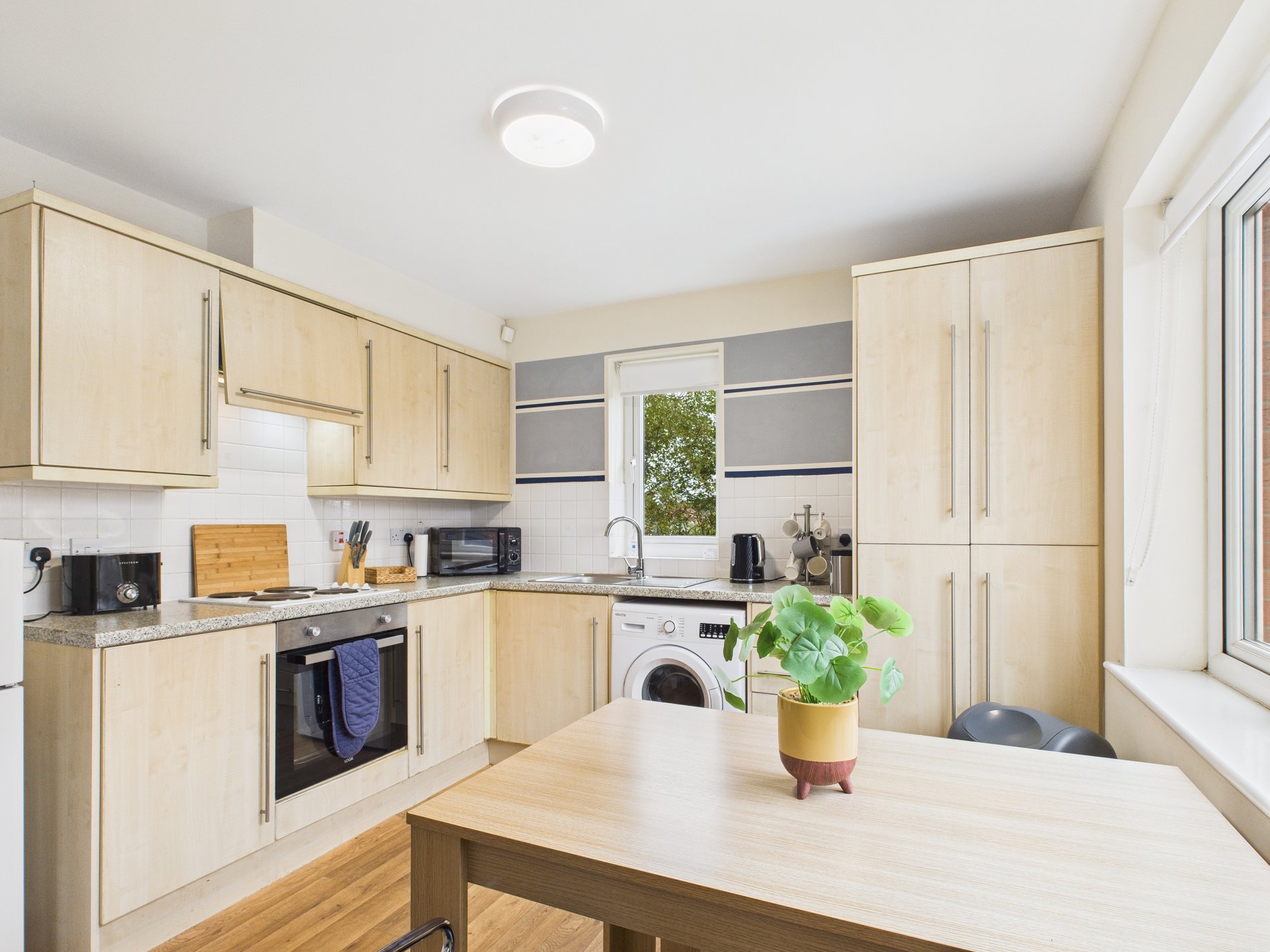 2 bed flat for sale in Markeden Court, New Ollerton, NG22  - Property Image 2
