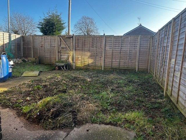 3 bed terraced house for sale in Stuart Avenue, New Ollerton, NG22  - Property Image 12