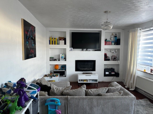 3 bed terraced house for sale in Stuart Avenue, New Ollerton, NG22  - Property Image 5