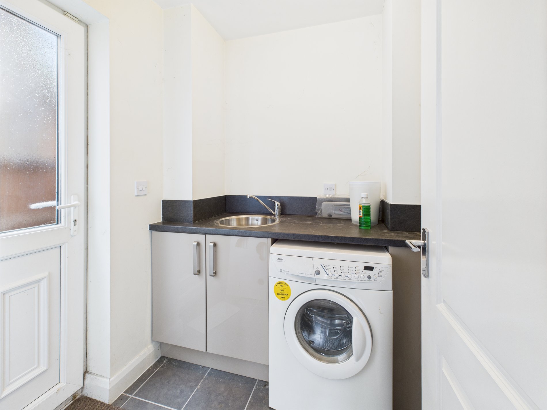 4 bed detached house for sale in Occupation Lane, Edwinstowe, NG21  - Property Image 3