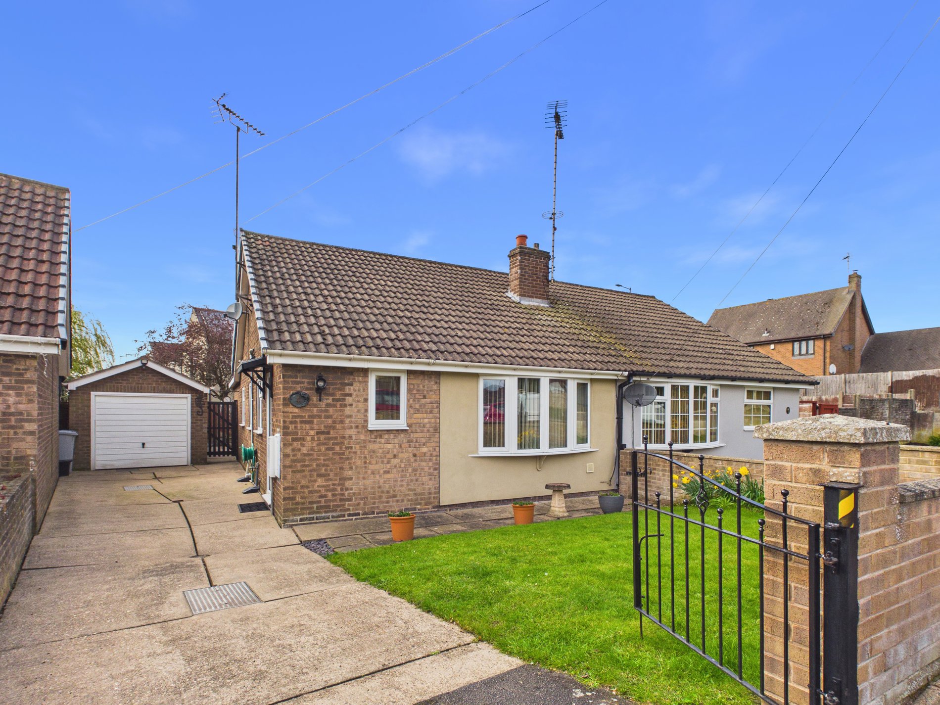 2 bed bungalow for sale in Brackendale Drive, Walesby, NG22  - Property Image 1