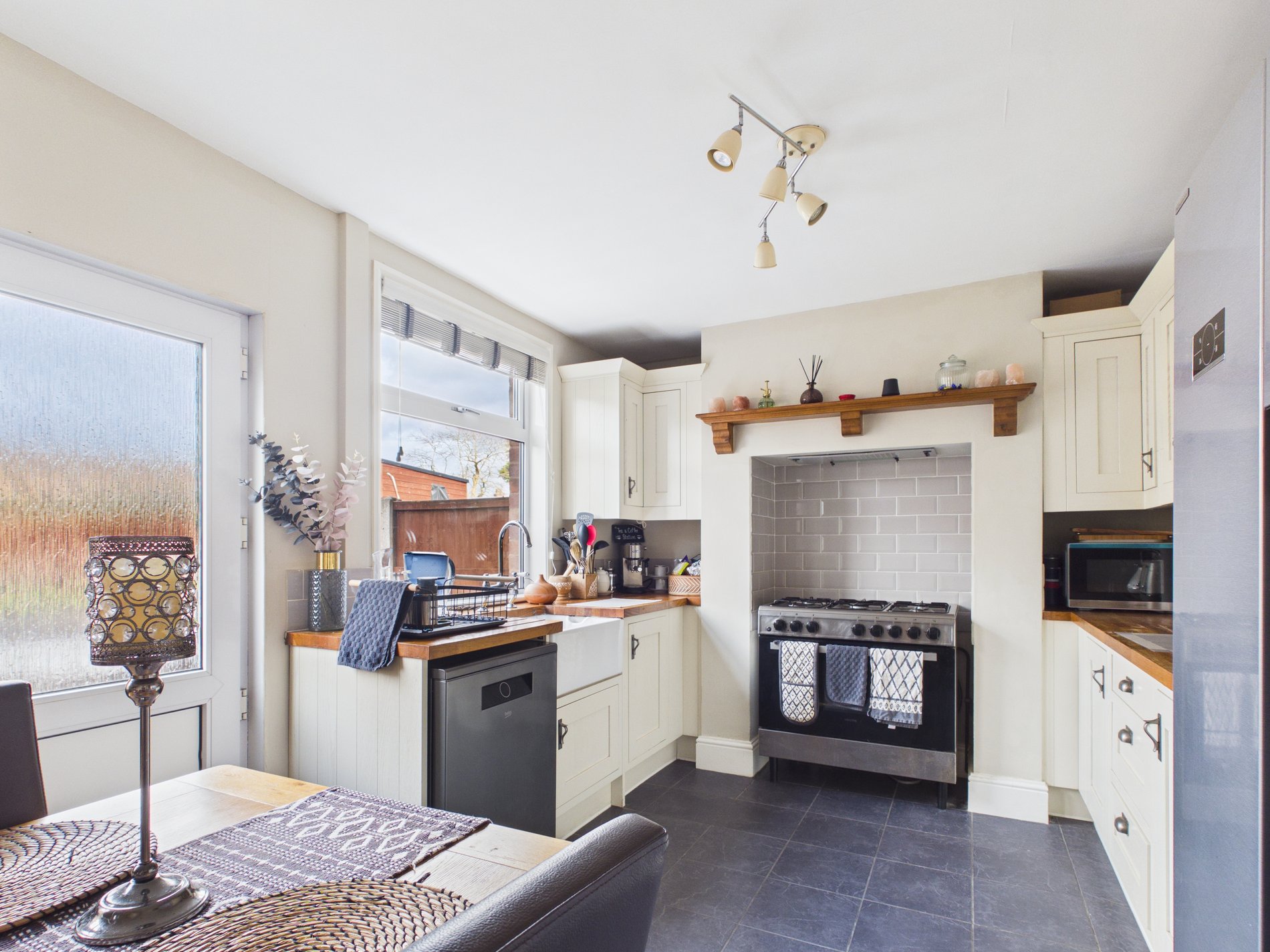 3 bed semi-detached house for sale in Pine Avenue, New Ollerton, NG22  - Property Image 6