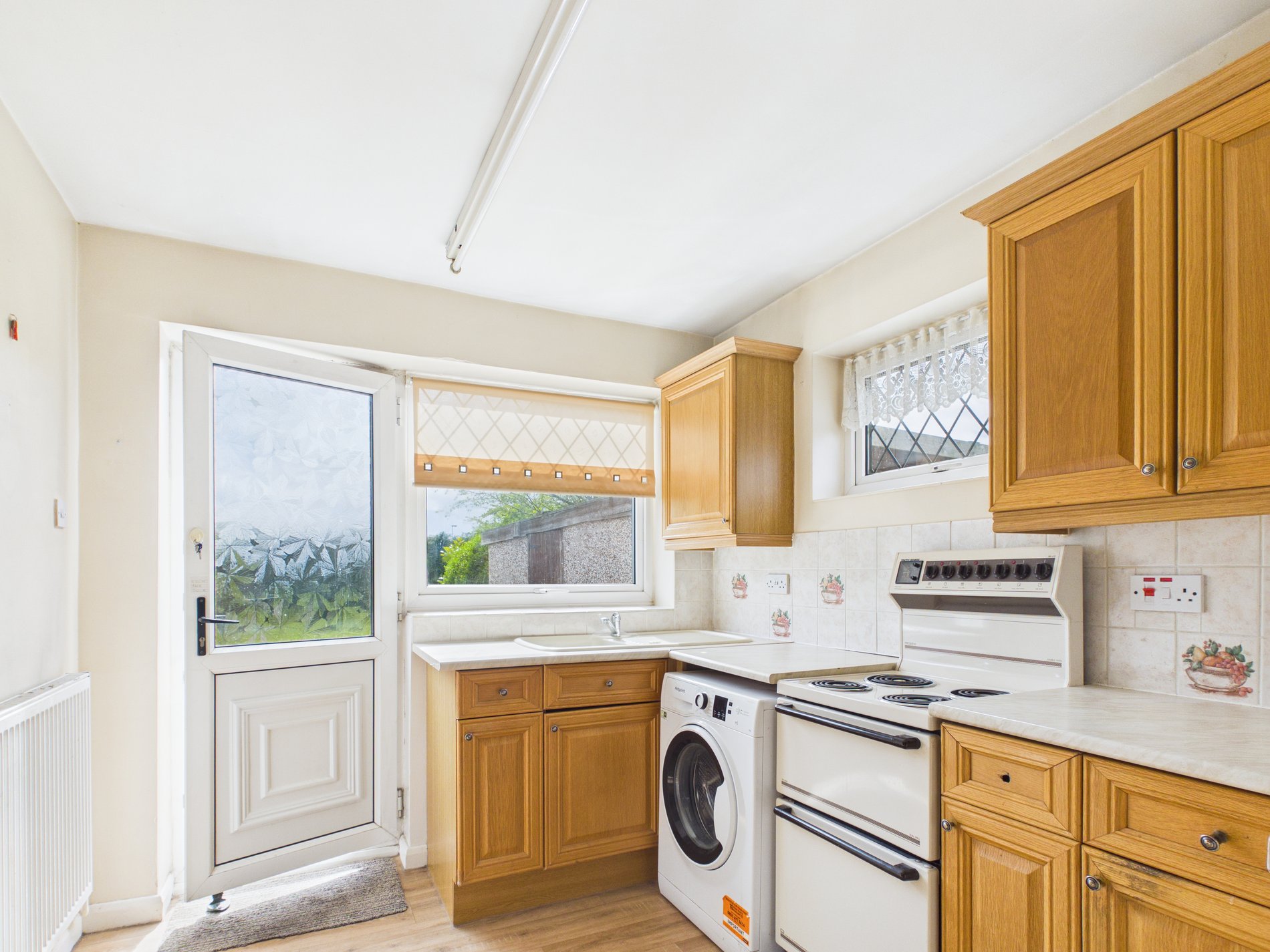 3 bed semi-detached house for sale in Rufford Avenue, New Ollerton, NG22  - Property Image 2