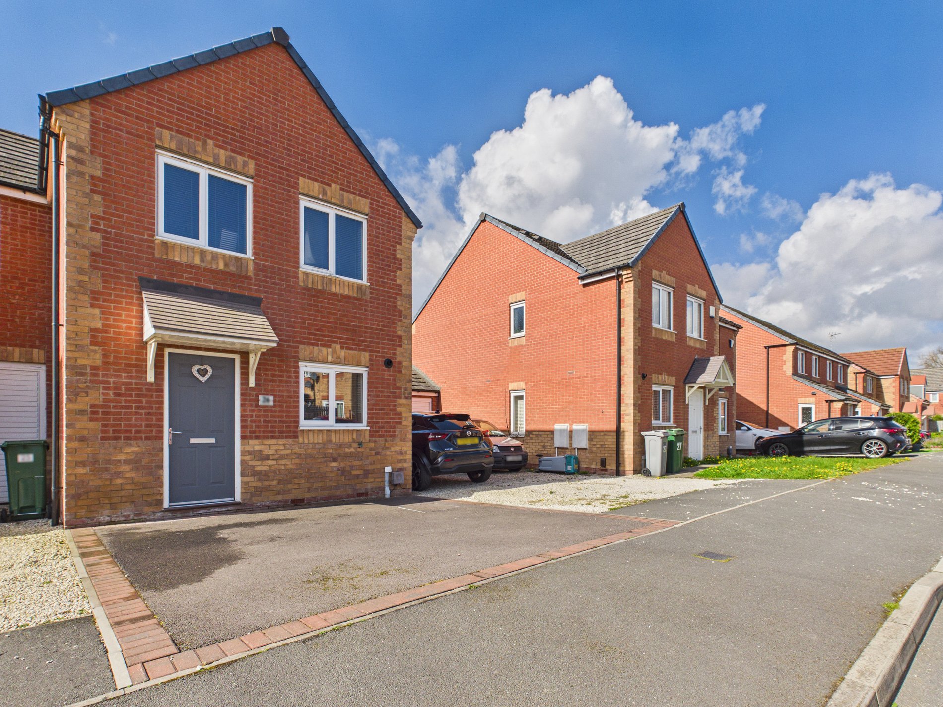 3 bed semi-detached house for sale in Griffin Road, New Ollerton, NG22  - Property Image 1