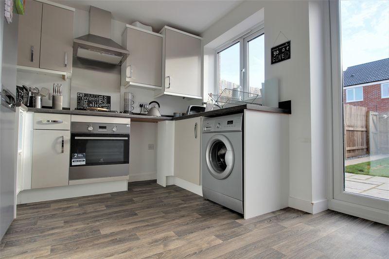 3 bed town house to rent in Skylark Way, Clipstone Village, NG21  - Property Image 3