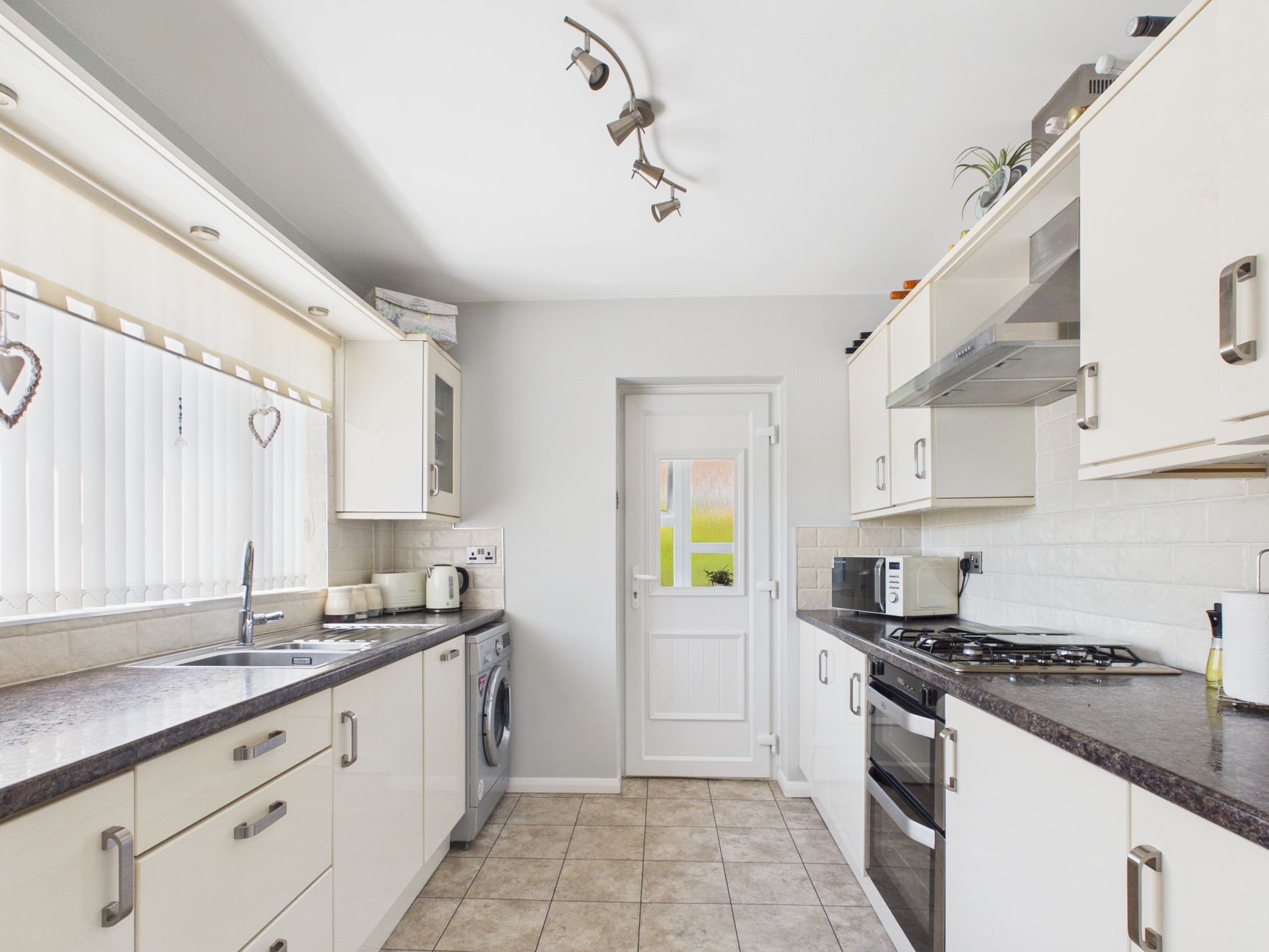 3 bed detached house for sale in Bescar Lane, Ollerton, NG22  - Property Image 4