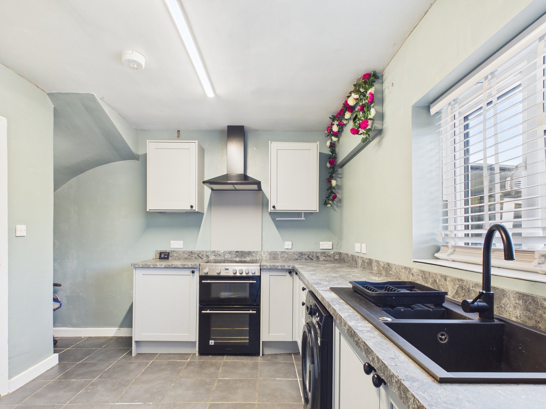 3 bed terraced house for sale in Savile Road, Bilsthorpe, NG22  - Property Image 6