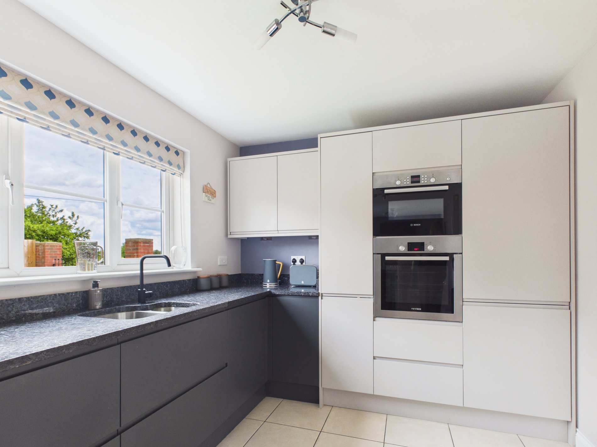 4 bed detached house for sale in Old School Drive, Edwinstowe, NG21  - Property Image 7