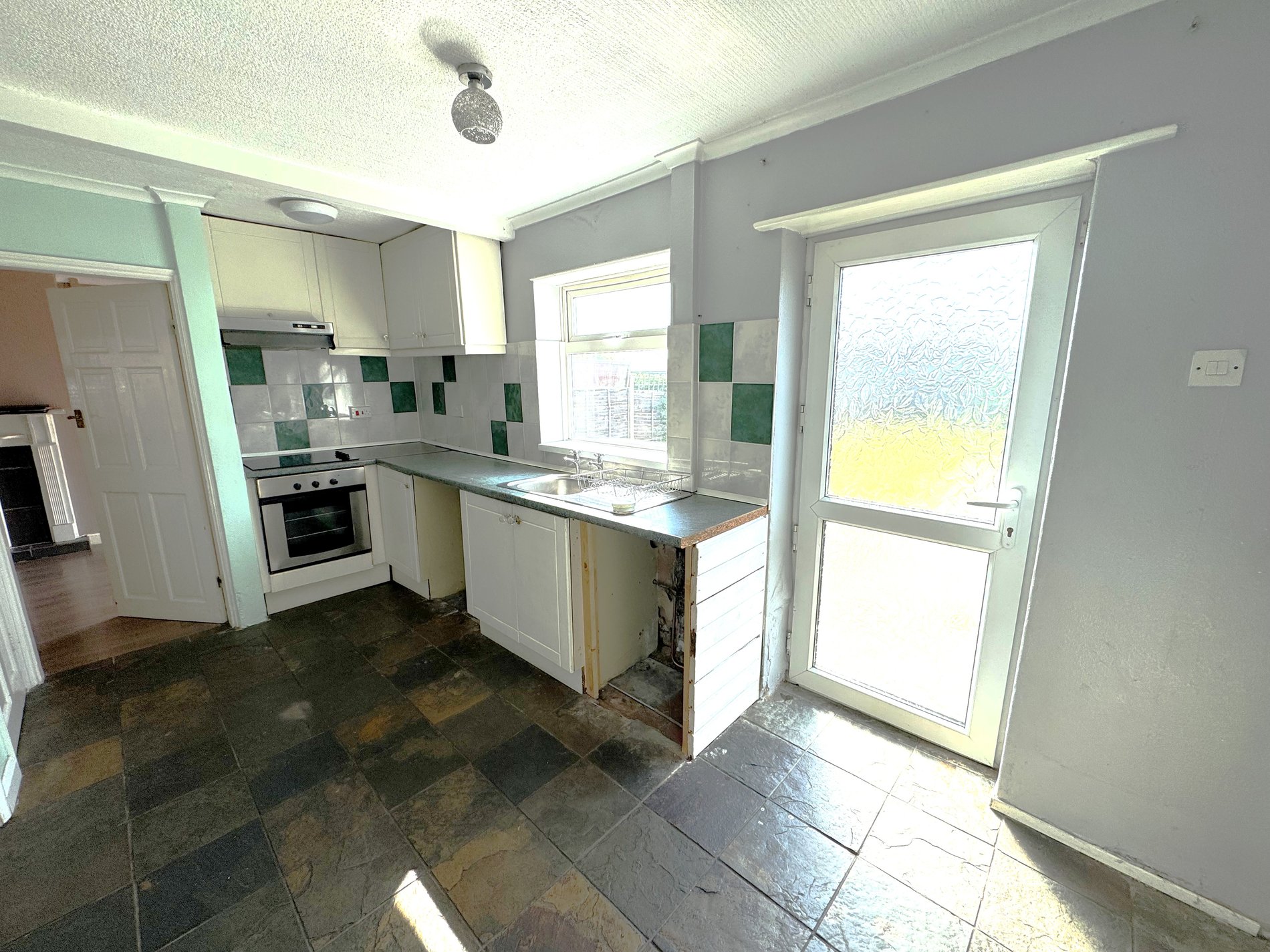 3 bed terraced house to rent in Sixth Avenue, Edwinstowe, NG21  - Property Image 4
