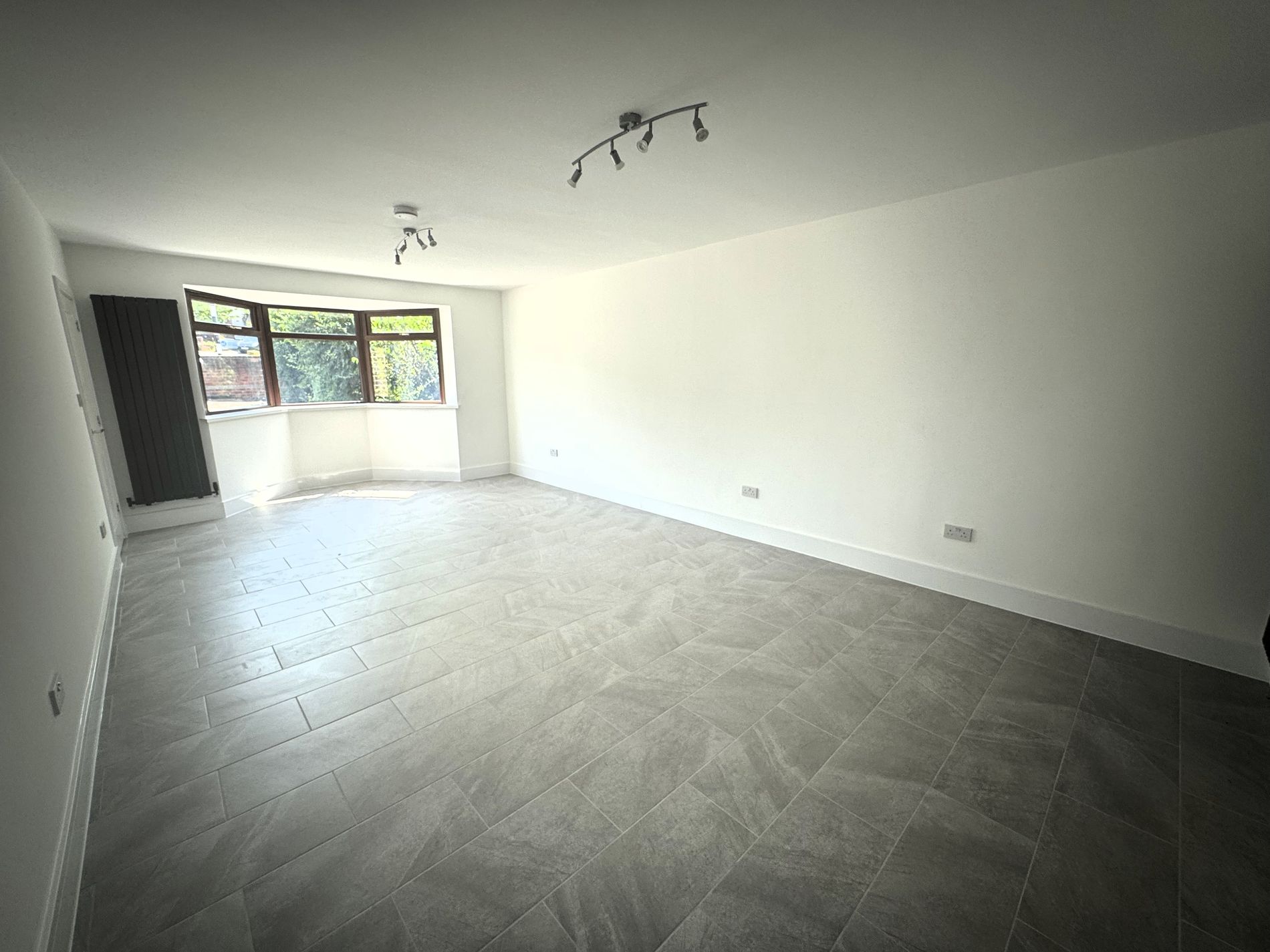 3 bed semi-detached house to rent in Forest Road, New Ollerton, NG22  - Property Image 2