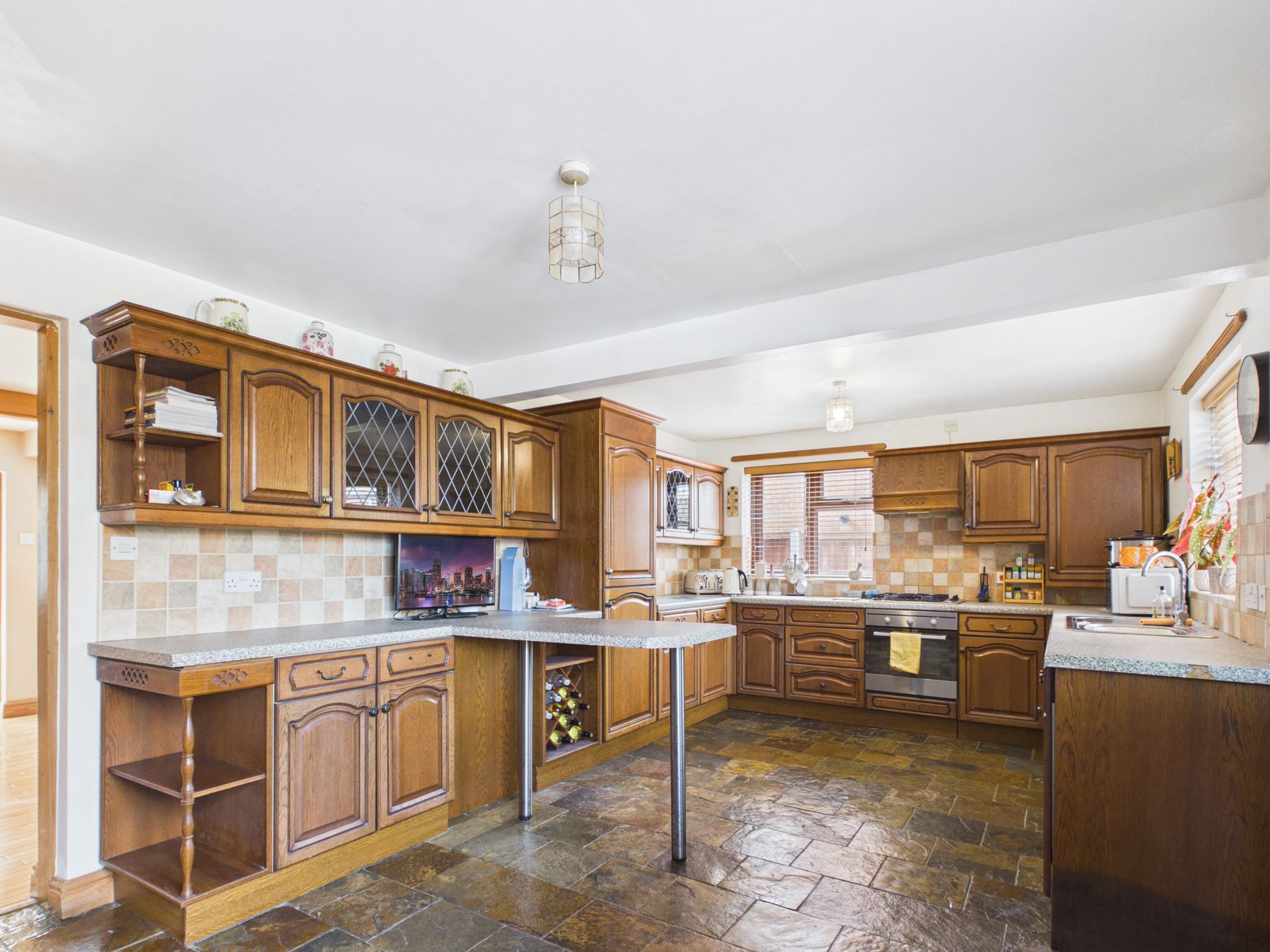 3 bed detached house for sale in Kirk Drive, Boughton, NG22  - Property Image 6