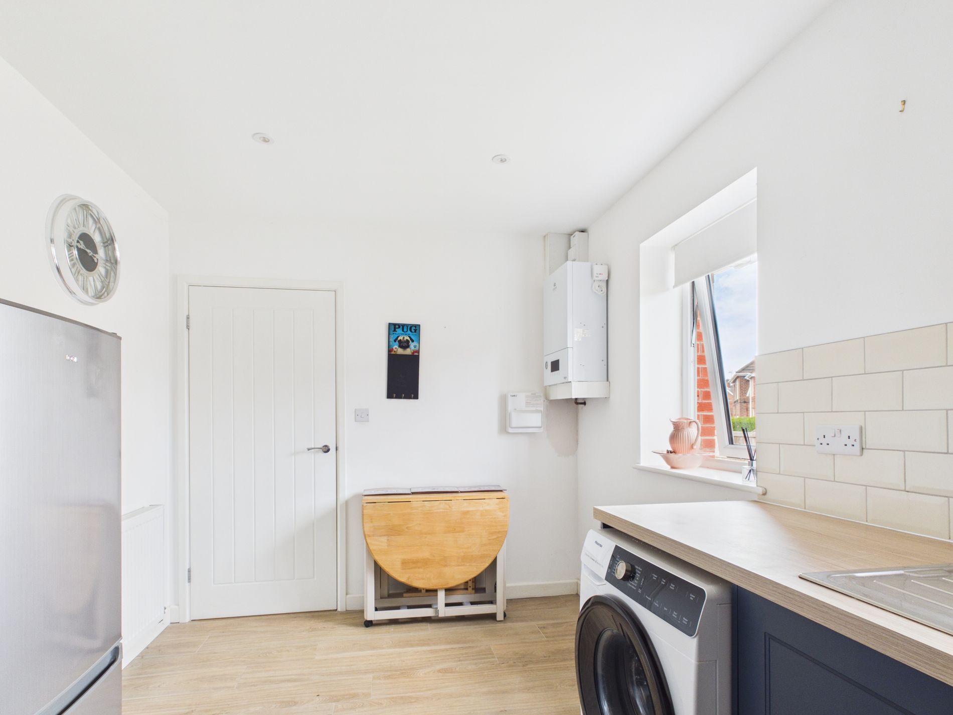2 bed bungalow for sale in Holly Rise, New Ollerton, NG22  - Property Image 5