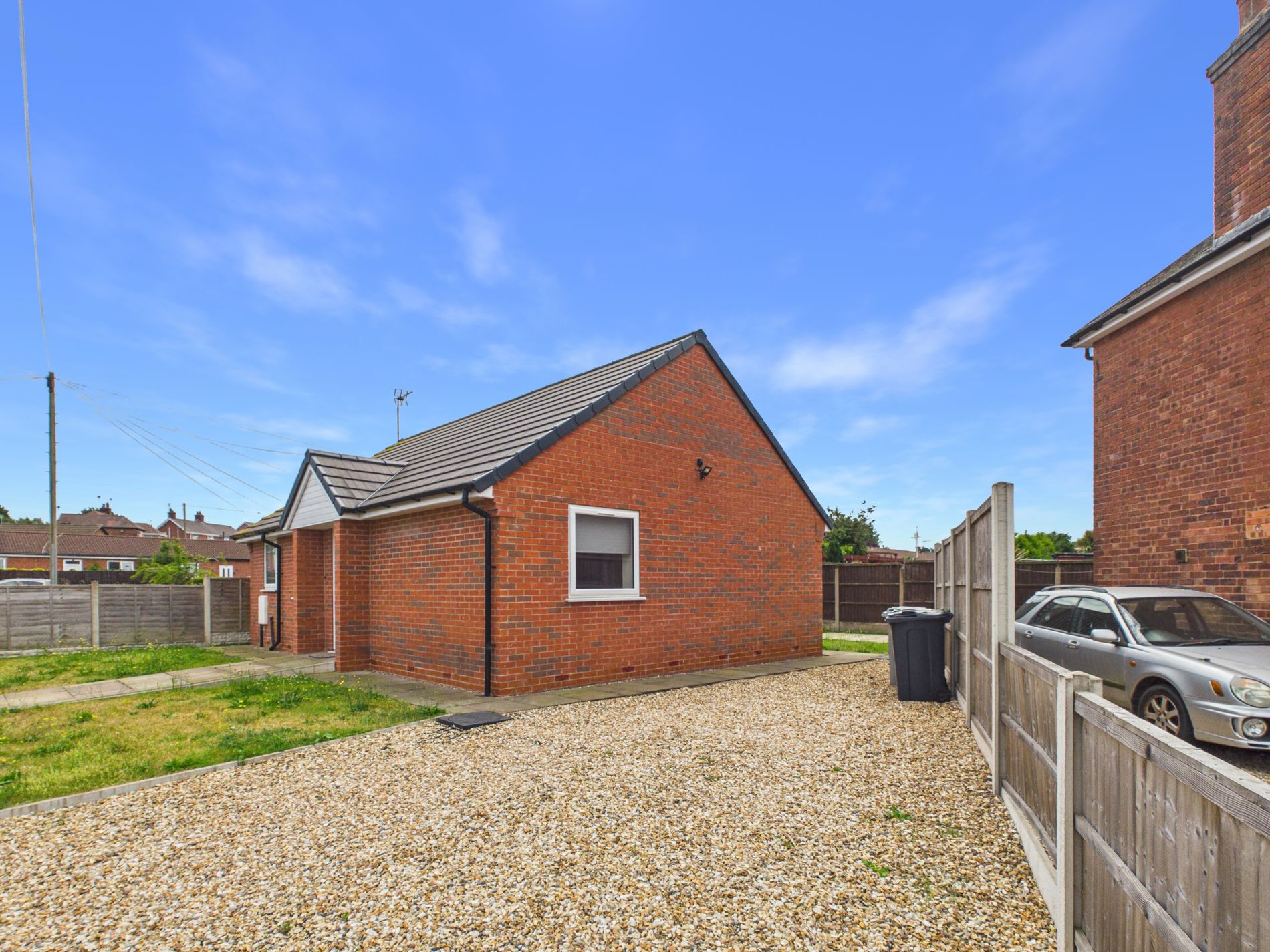 2 bed bungalow for sale in Holly Rise, New Ollerton, NG22  - Property Image 14