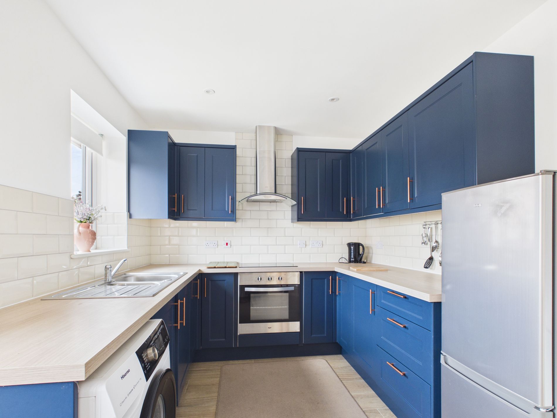 2 bed bungalow for sale in Holly Rise, New Ollerton, NG22  - Property Image 3