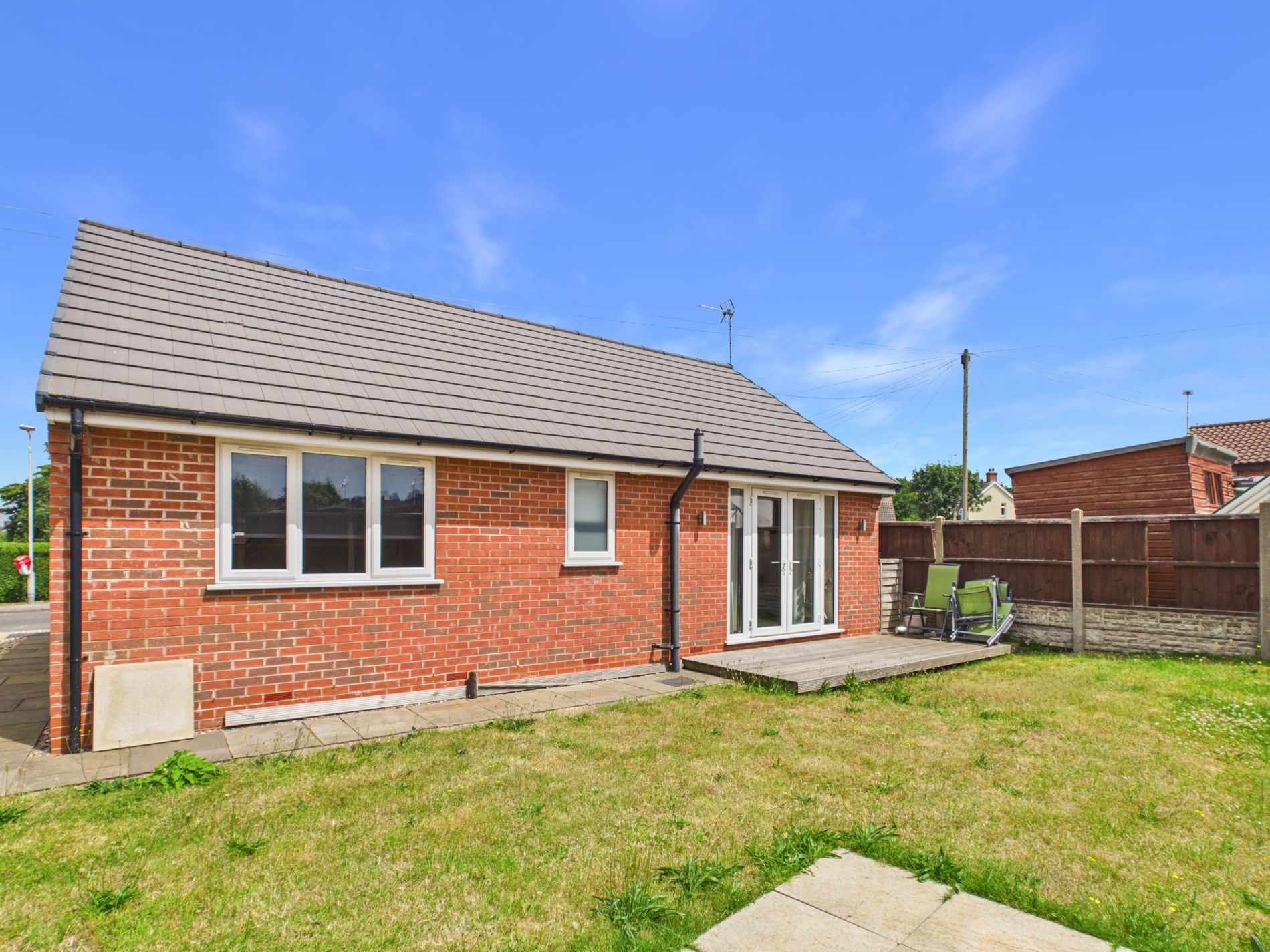 2 bed bungalow for sale in Holly Rise, New Ollerton, NG22  - Property Image 13
