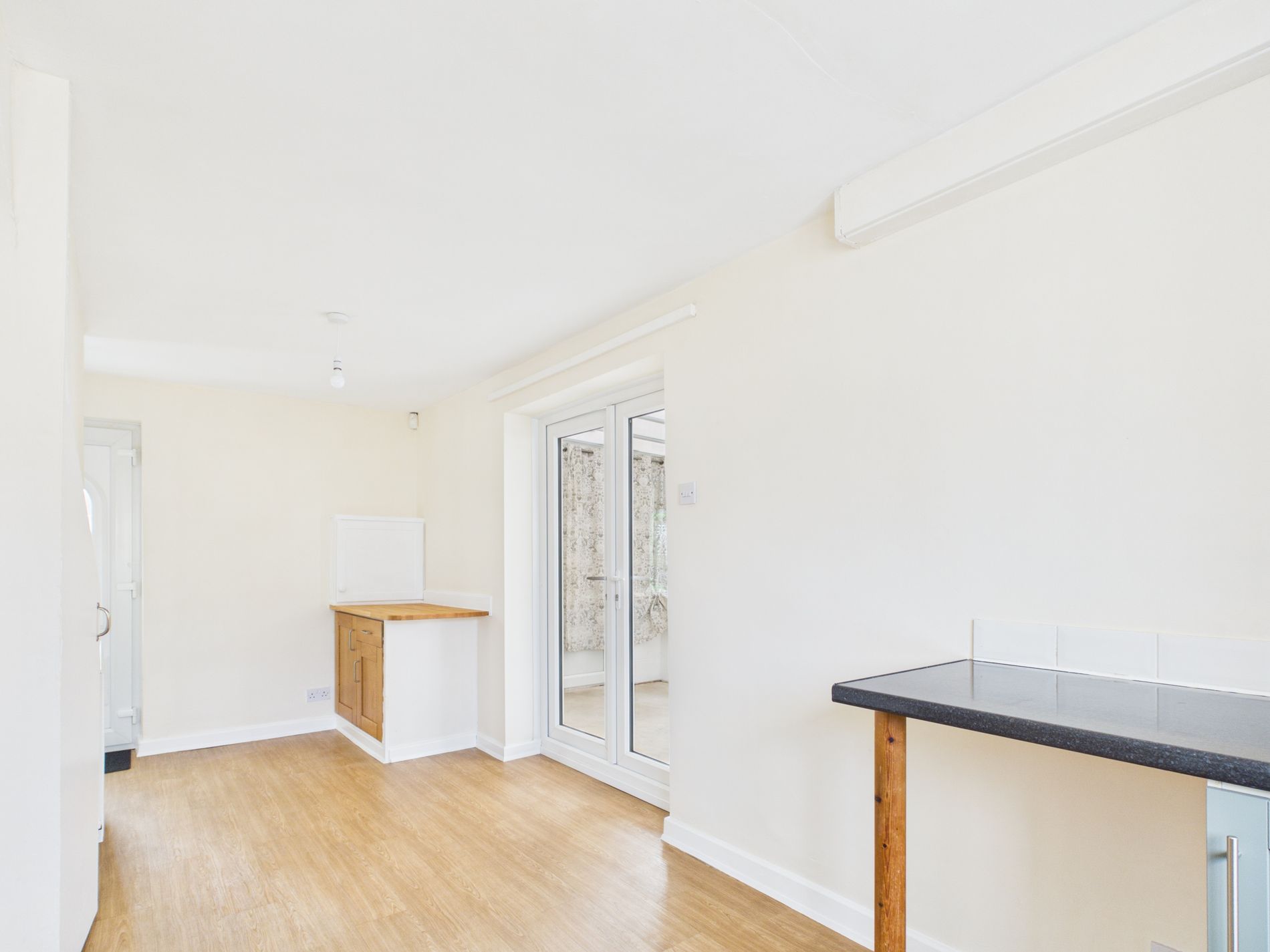 3 bed semi-detached house for sale in Dove Croft, New Ollerton, NG22  - Property Image 4