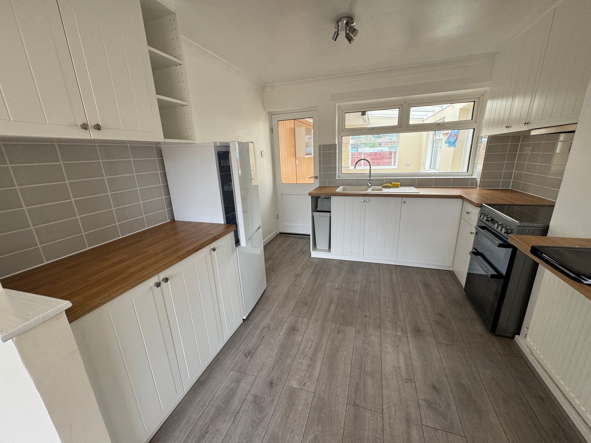 3 bed semi-detached house to rent in Hawthorn Drive, New Ollerton, NG22  - Property Image 5