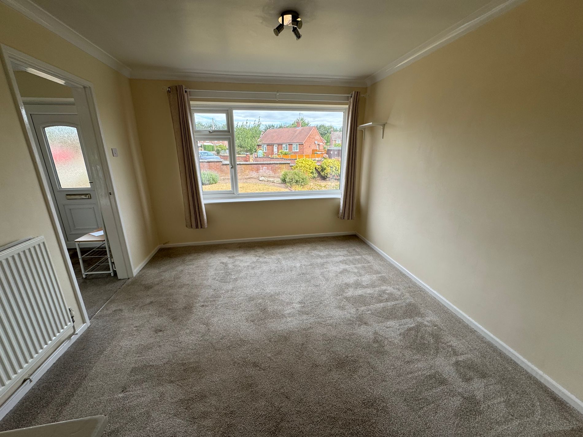 3 bed semi-detached house to rent in Hawthorn Drive, New Ollerton, NG22  - Property Image 3