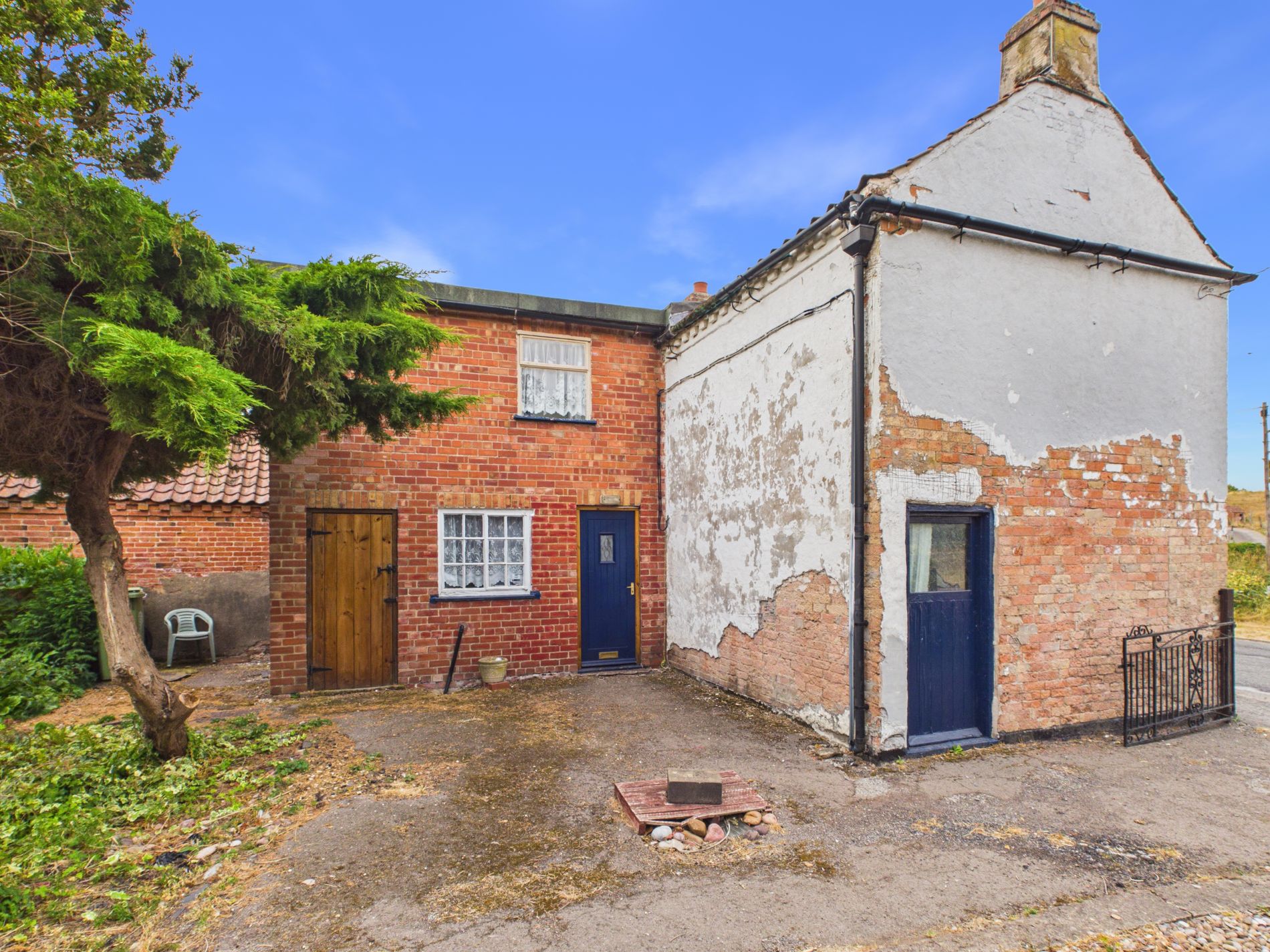 3 bed detached house for sale in Weston Road, Egmanton, NG22  - Property Image 2