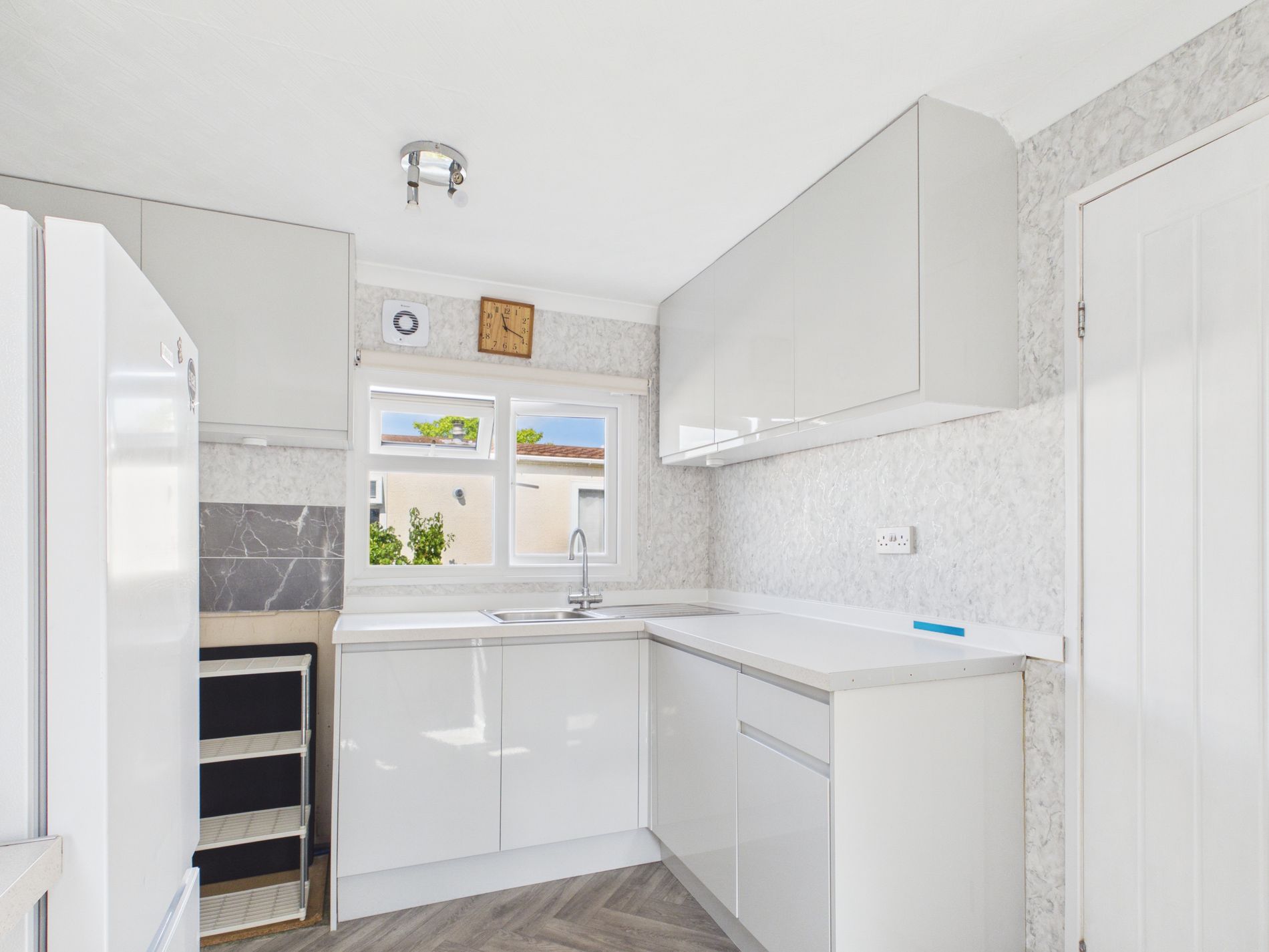 2 bed for sale in Sherwood Park, Walesby, NG22  - Property Image 5