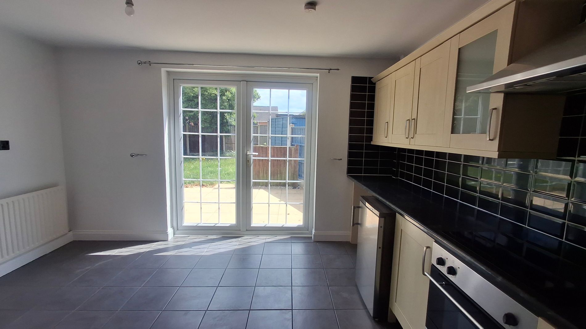 3 bed semi-detached house to rent in Breck Bank Crescent, New Ollerton, NG22  - Property Image 5