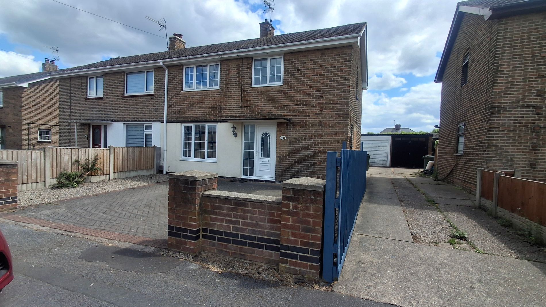 3 bed semi-detached house to rent in Breck Bank Crescent, New Ollerton, NG22