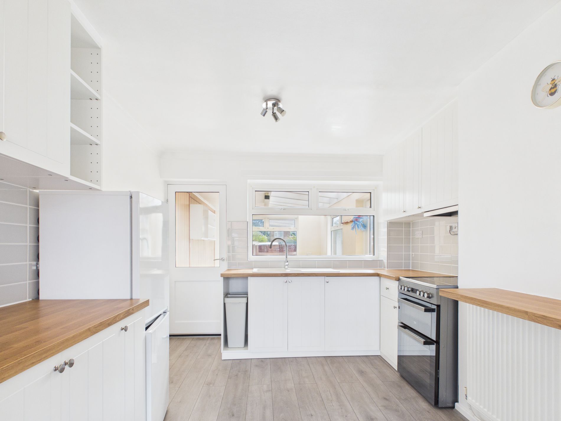 3 bed semi-detached house for sale in Hawthorn Drive, New Ollerton, NG22  - Property Image 4