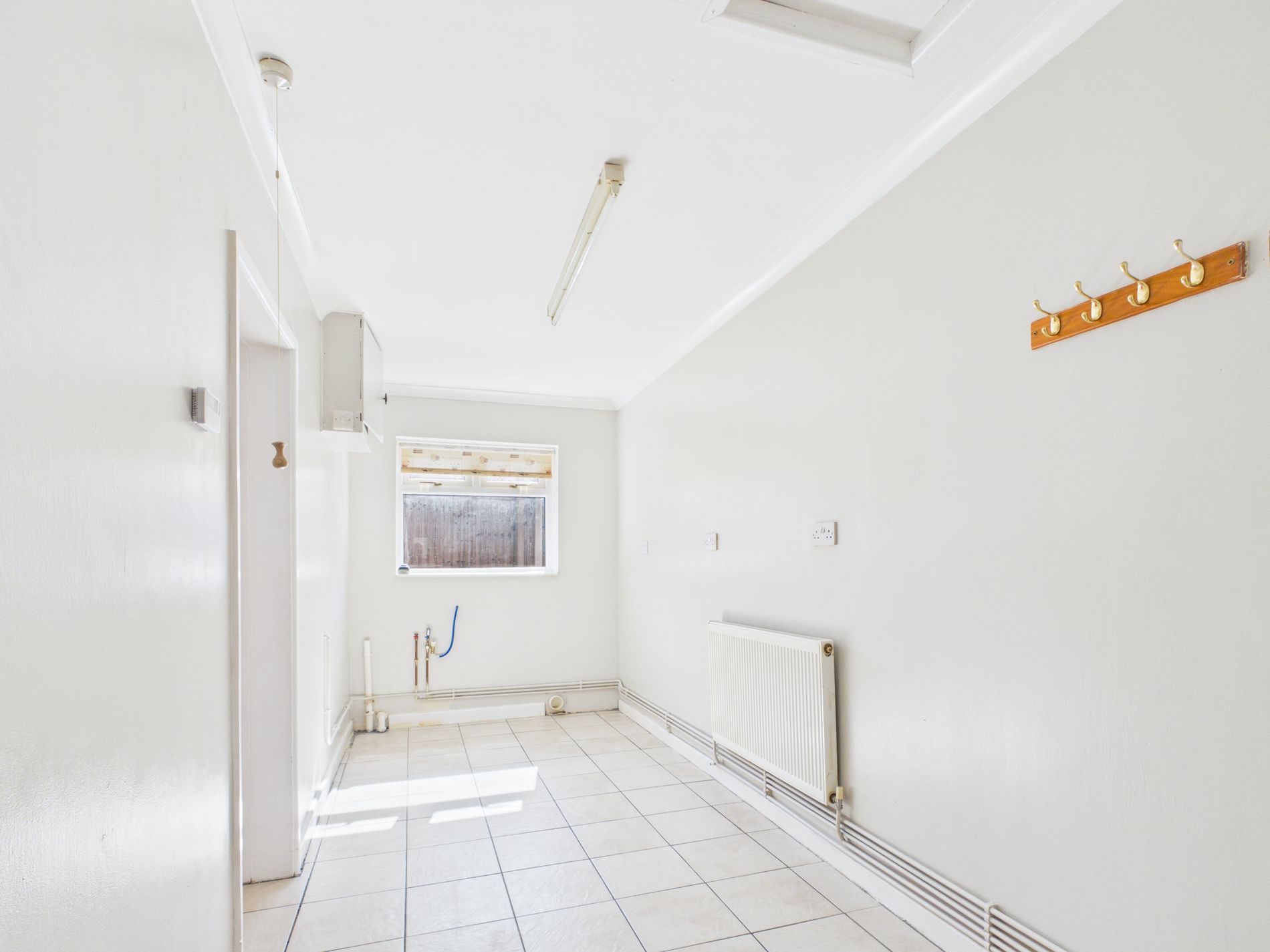 2 bed bungalow for sale in Walesby Lane, New Ollerton, NG22  - Property Image 9