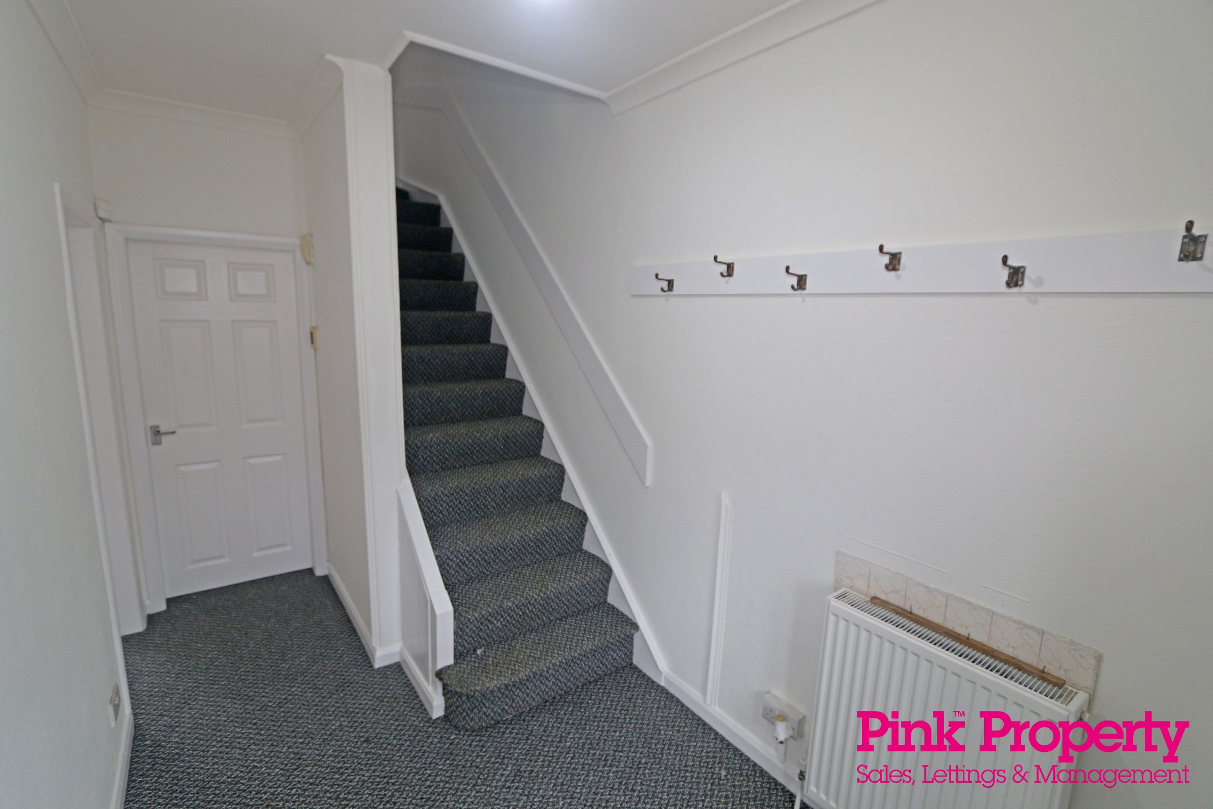 3 bed semi-detached house to rent in Risby Grove, Hull  - Property Image 2