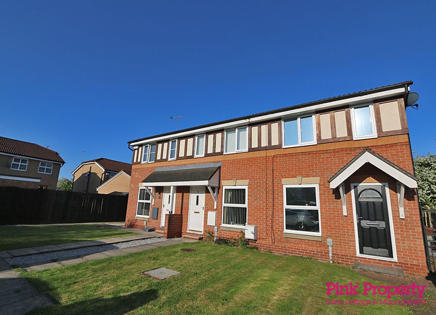 2 bed terraced house to rent in Troon Court, Hull